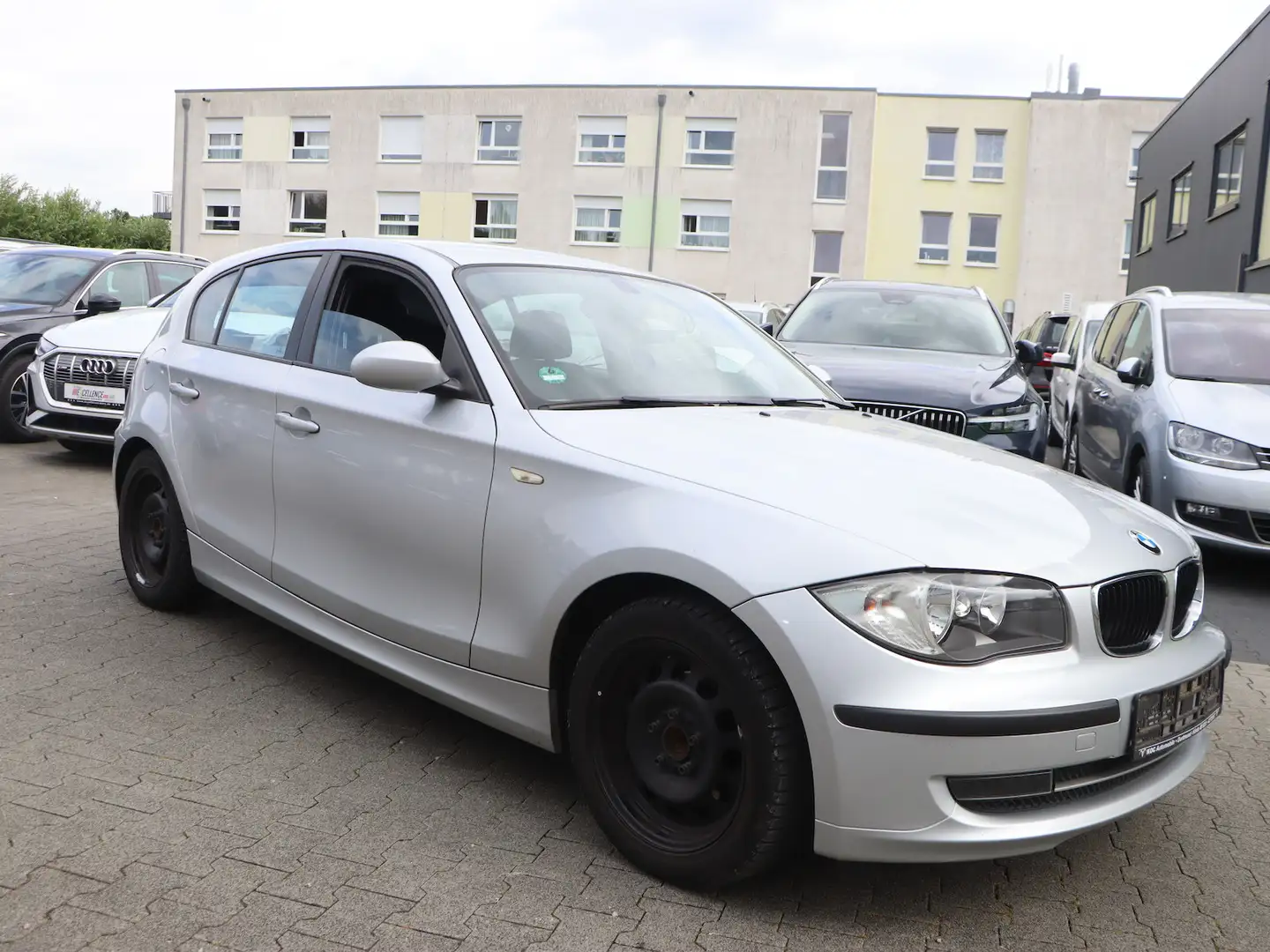 BMW 116 116i ADVANTAGE / 4-TÜR / KLIMA / SR & WR Silber - 2