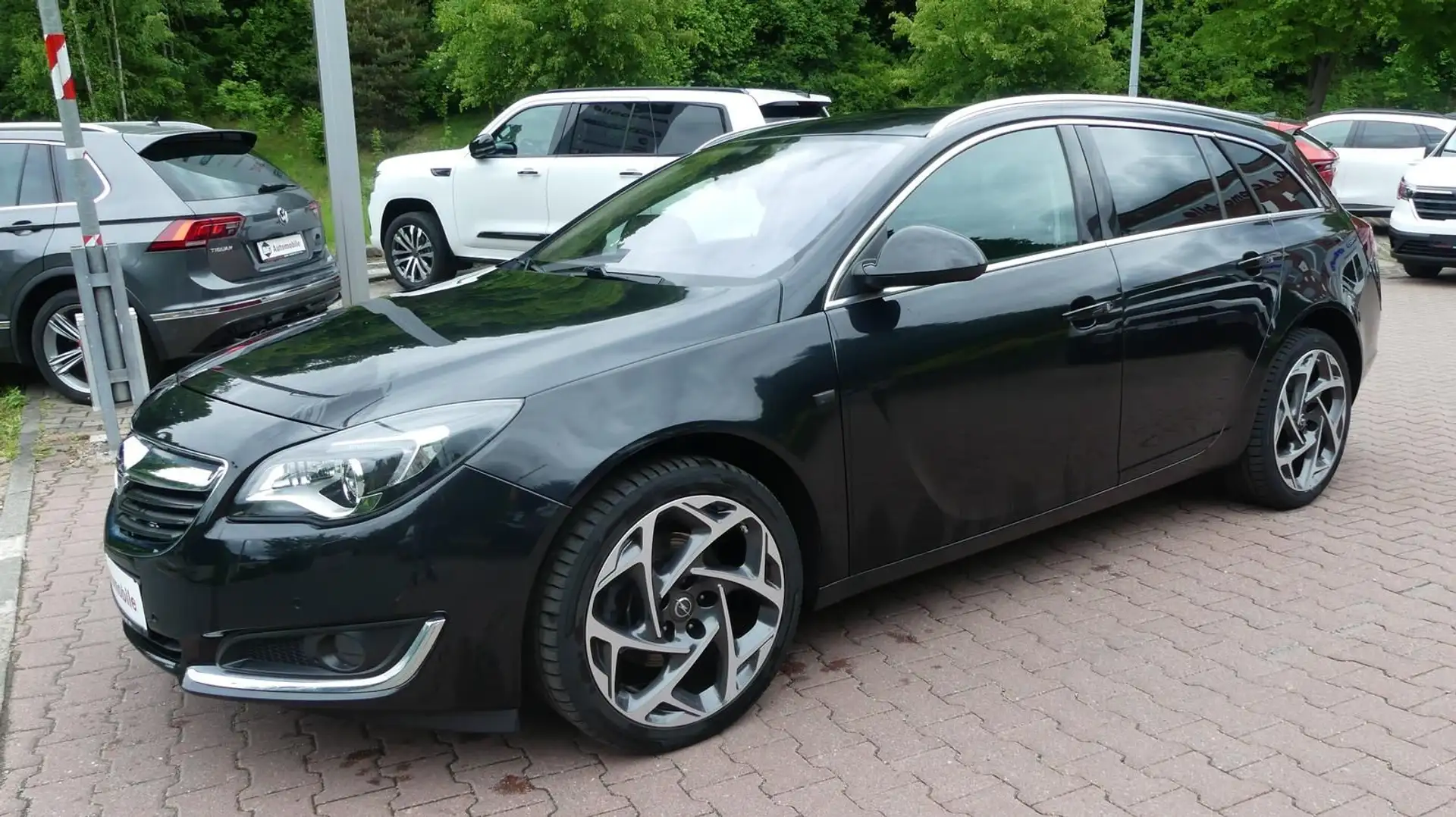 Opel Insignia *4x4*Kombi*SHZ*Memory*El. Heckklappe*Kam Schwarz - 1