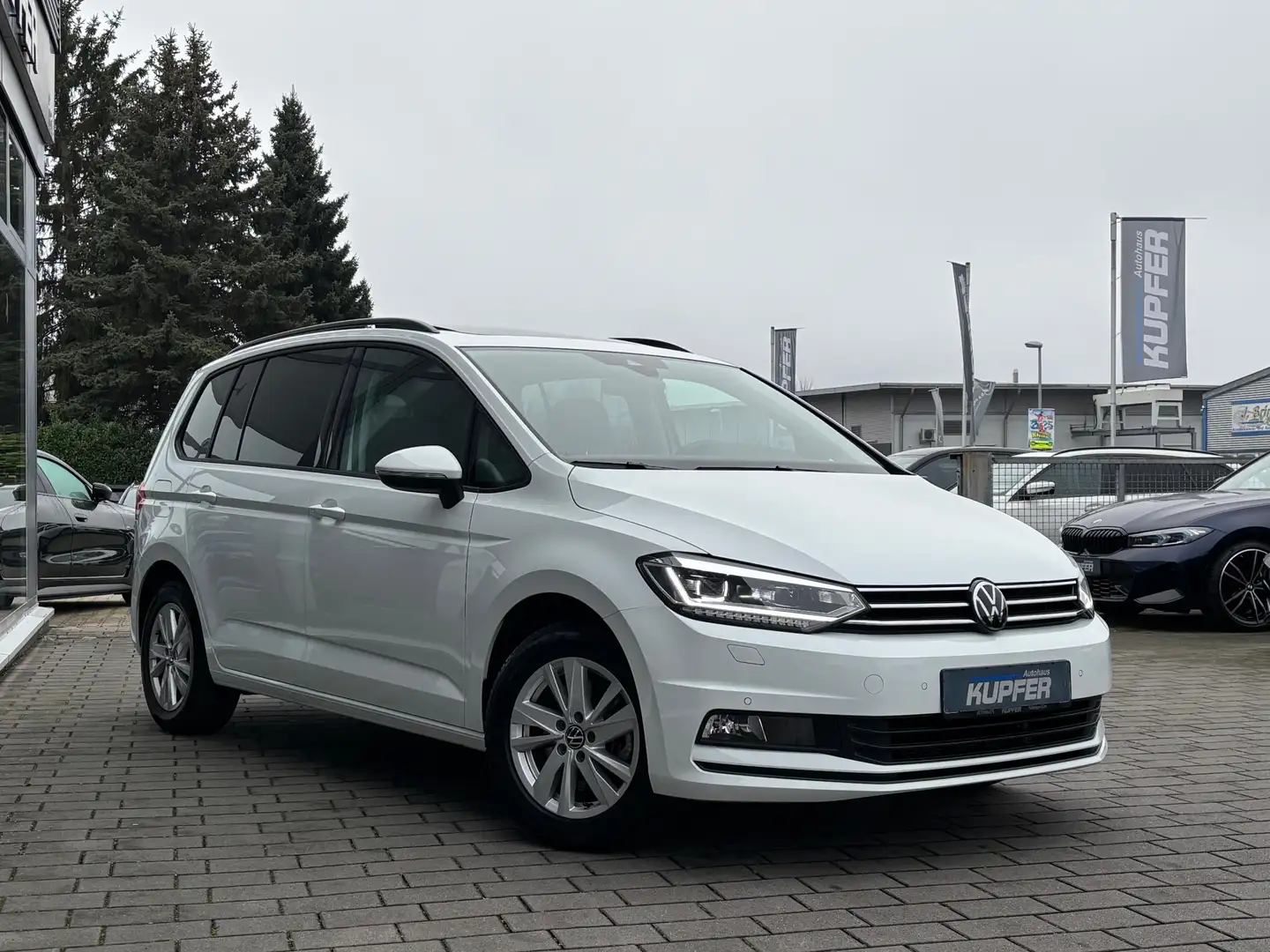 Volkswagen Touran Comfortline DSG PANO°ACC°AHK°Rfcam.°1.Hd Blanc - 2