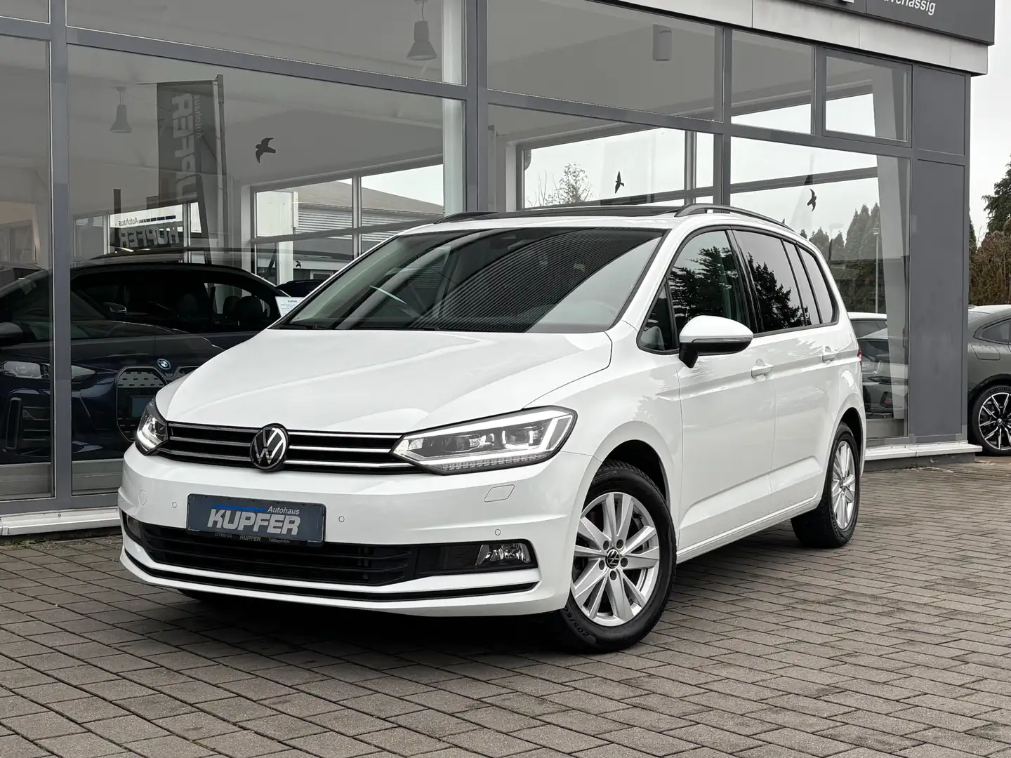 Volkswagen Touran Comfortline DSG PANO°ACC°AHK°Rfcam.°1.Hd Blanc - 1