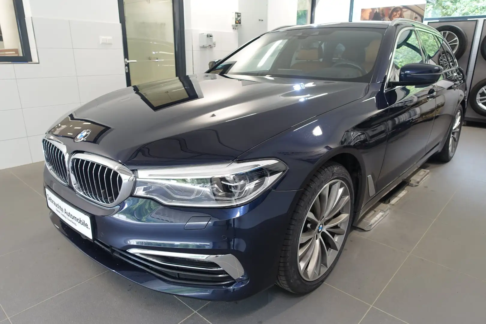 BMW 530 530d xDrive Luxury Line Bleu - 1