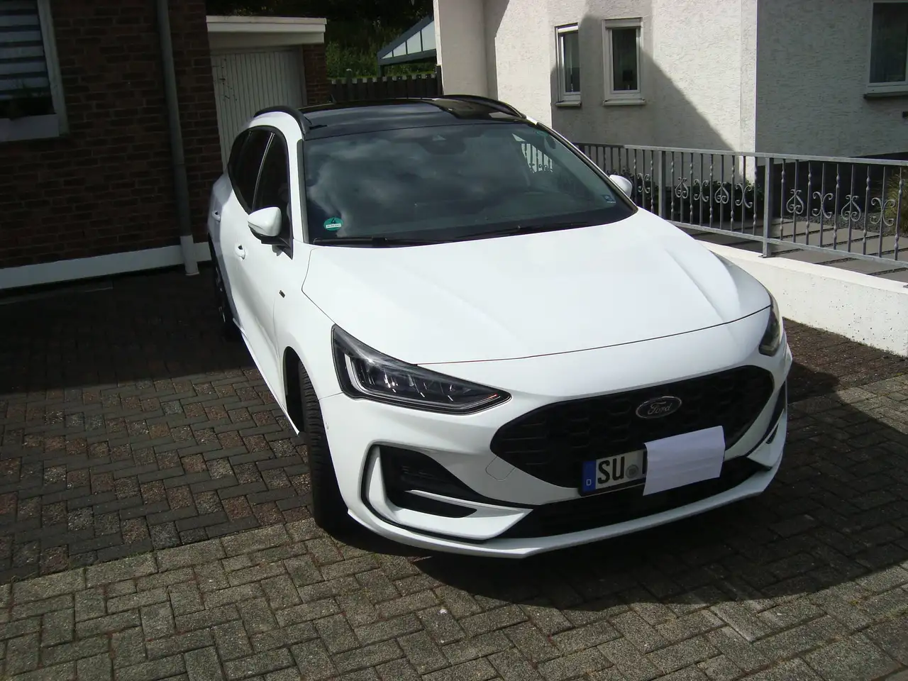 Ford Focus Focus Turnier 1.0 EcoBoost Hybrid Aut. ST-LINE DESIGN — photo 1 of 10