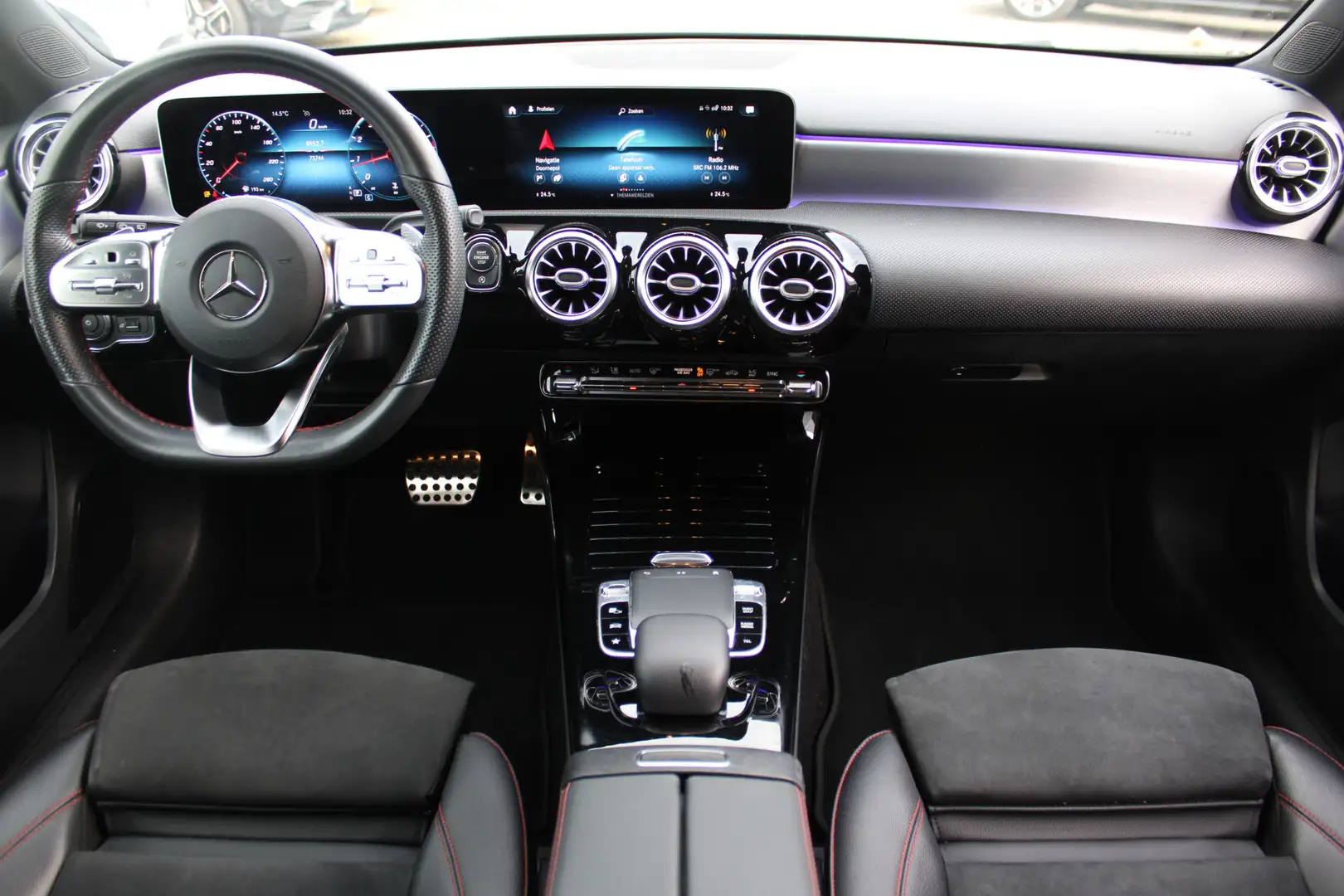 Mercedes-Benz A 220 AUT7 AMG LINE NIGHT PAKKET SFEER CARPLAY KEY-LESS Blauw - 2