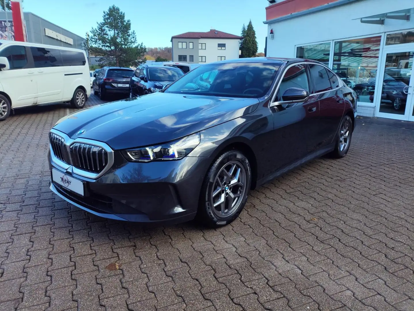 BMW 520 d Limousine HUD H&K Sitzebelüftung 360° Gris - 2