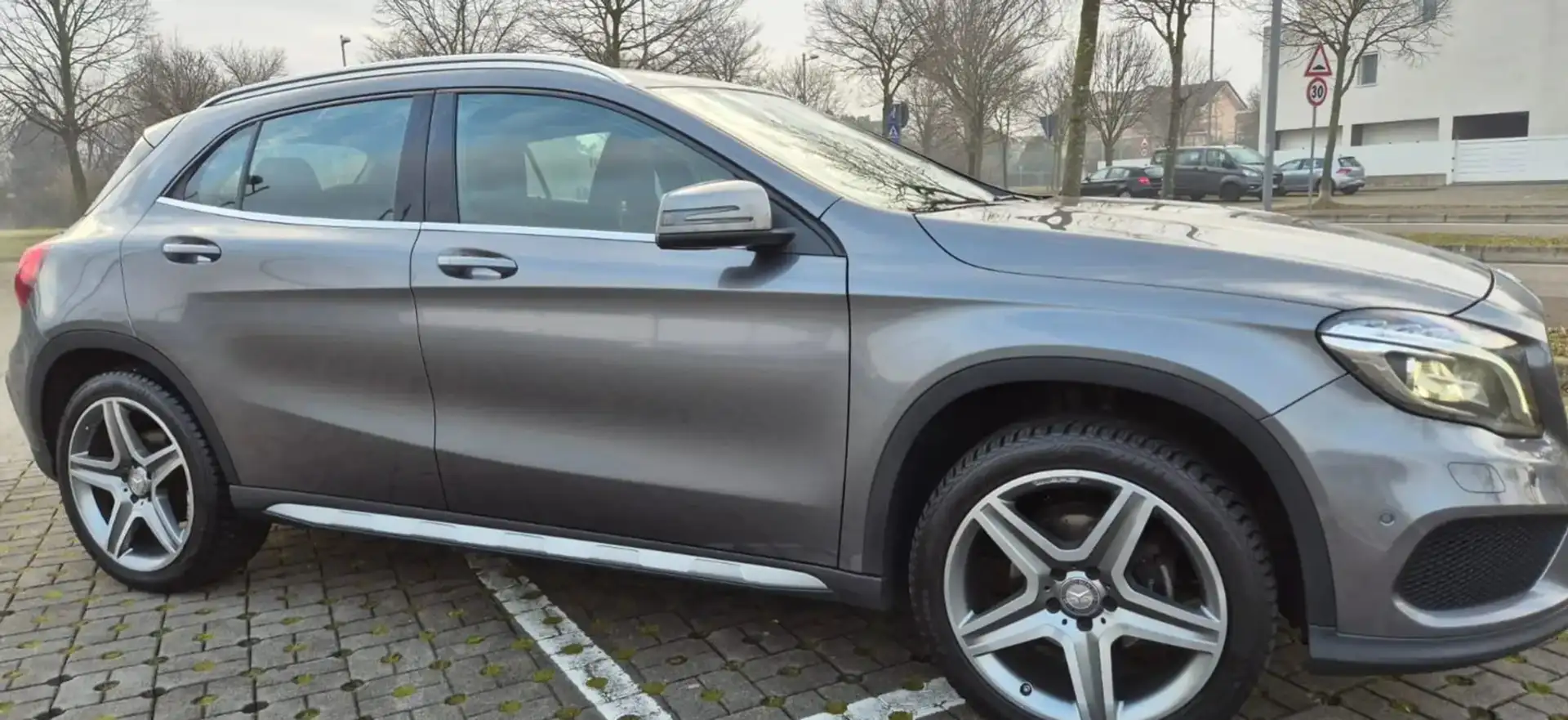 Mercedes-Benz GLA 200 GLA 200 AMG STREET STYLE Grigio - 2