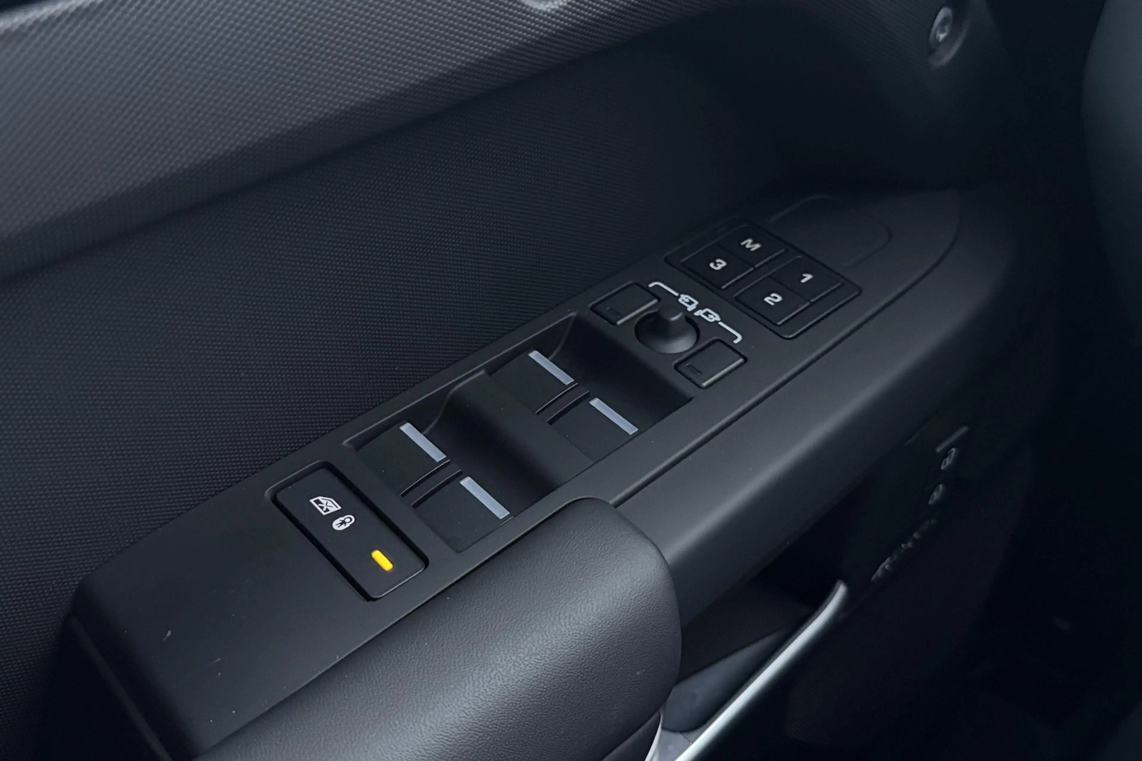 Land Rover Defender 110 P300e X-Dynamic HSE | Meridian Surround | Clea — photo 42