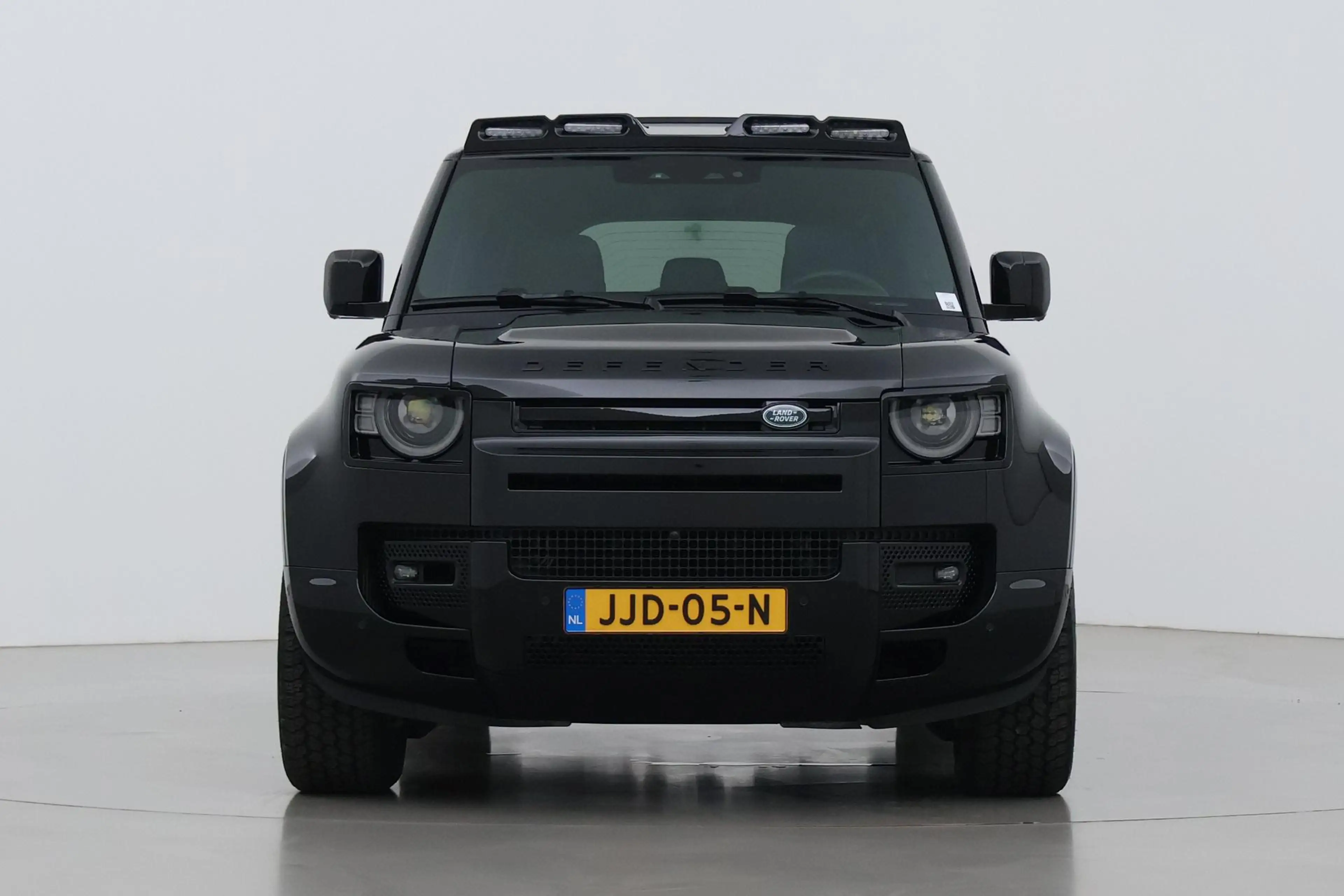 Land Rover Defender 110 P300e X-Dynamic HSE | Meridian Surround | Clea — photo 16