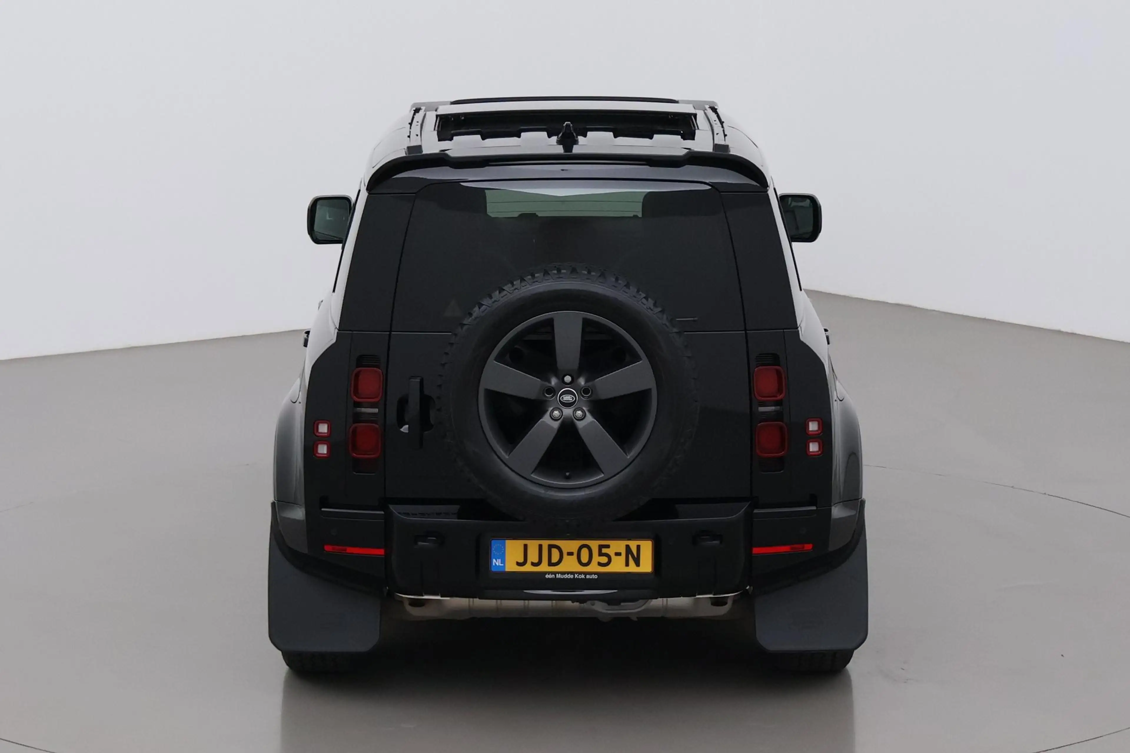 Land Rover Defender 110 P300e X-Dynamic HSE | Meridian Surround | Clea — photo 9