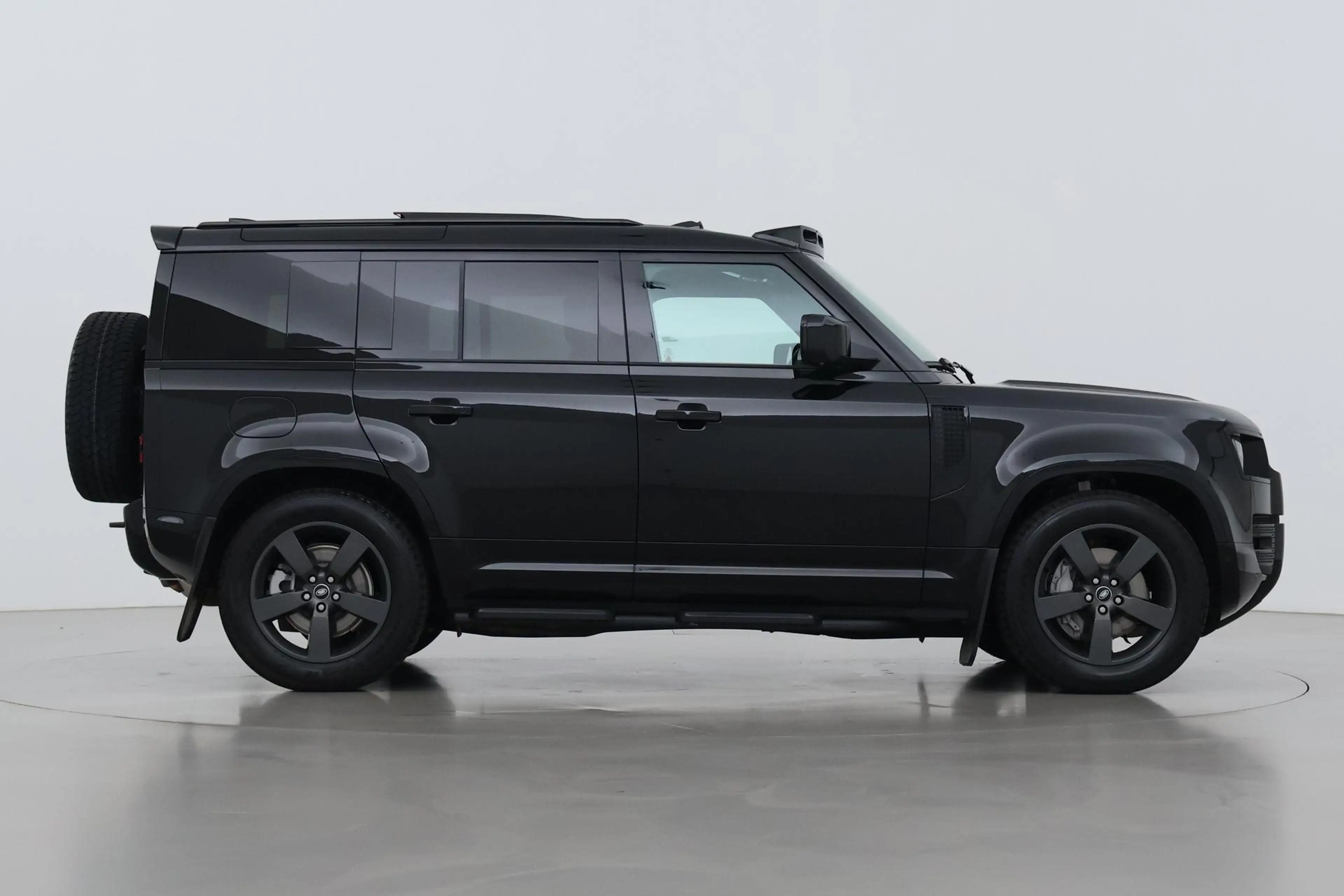 Land Rover Defender 110 P300e X-Dynamic HSE | Meridian Surround | Clea — photo 10