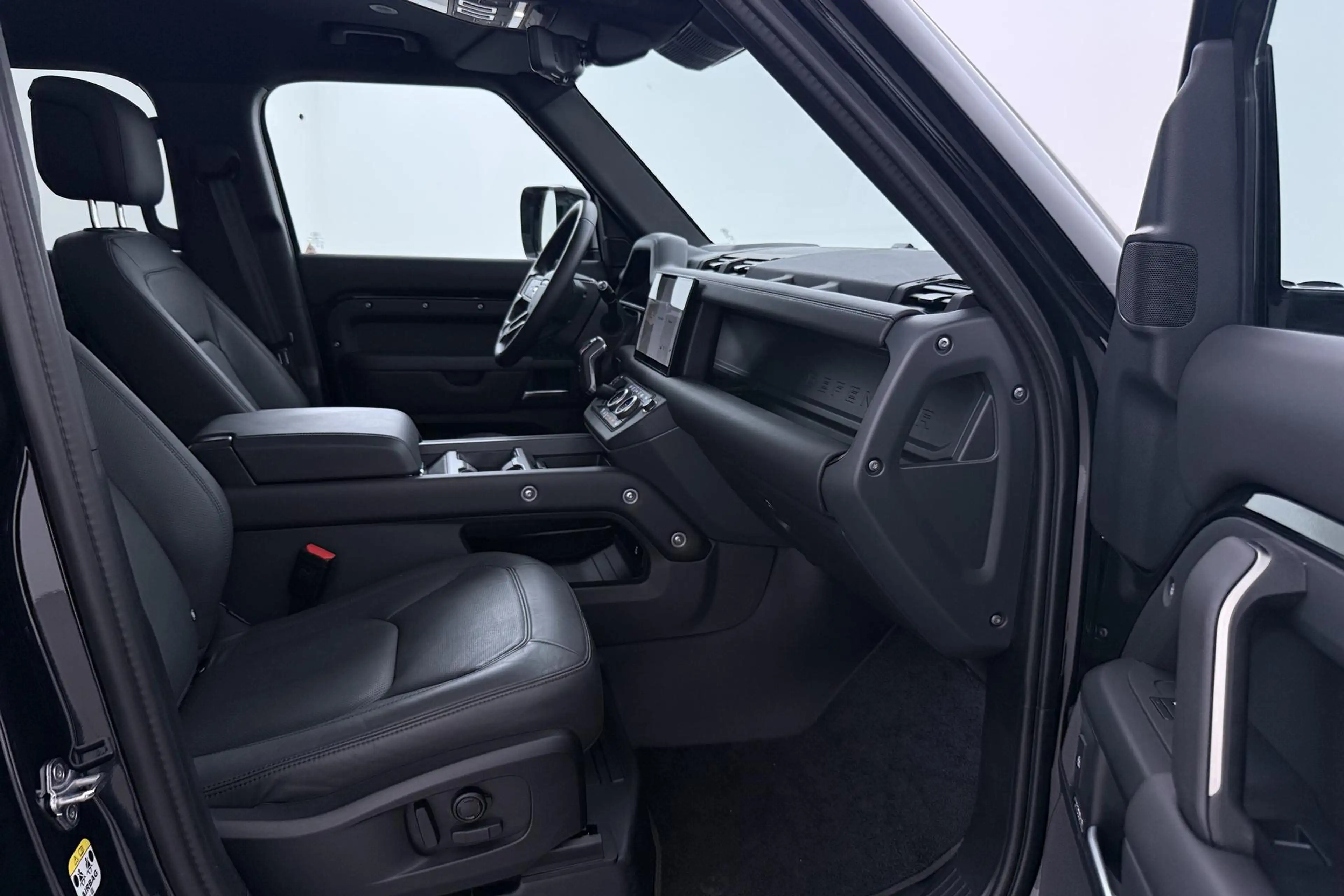 Land Rover Defender 110 P300e X-Dynamic HSE | Meridian Surround | Clea — photo 5