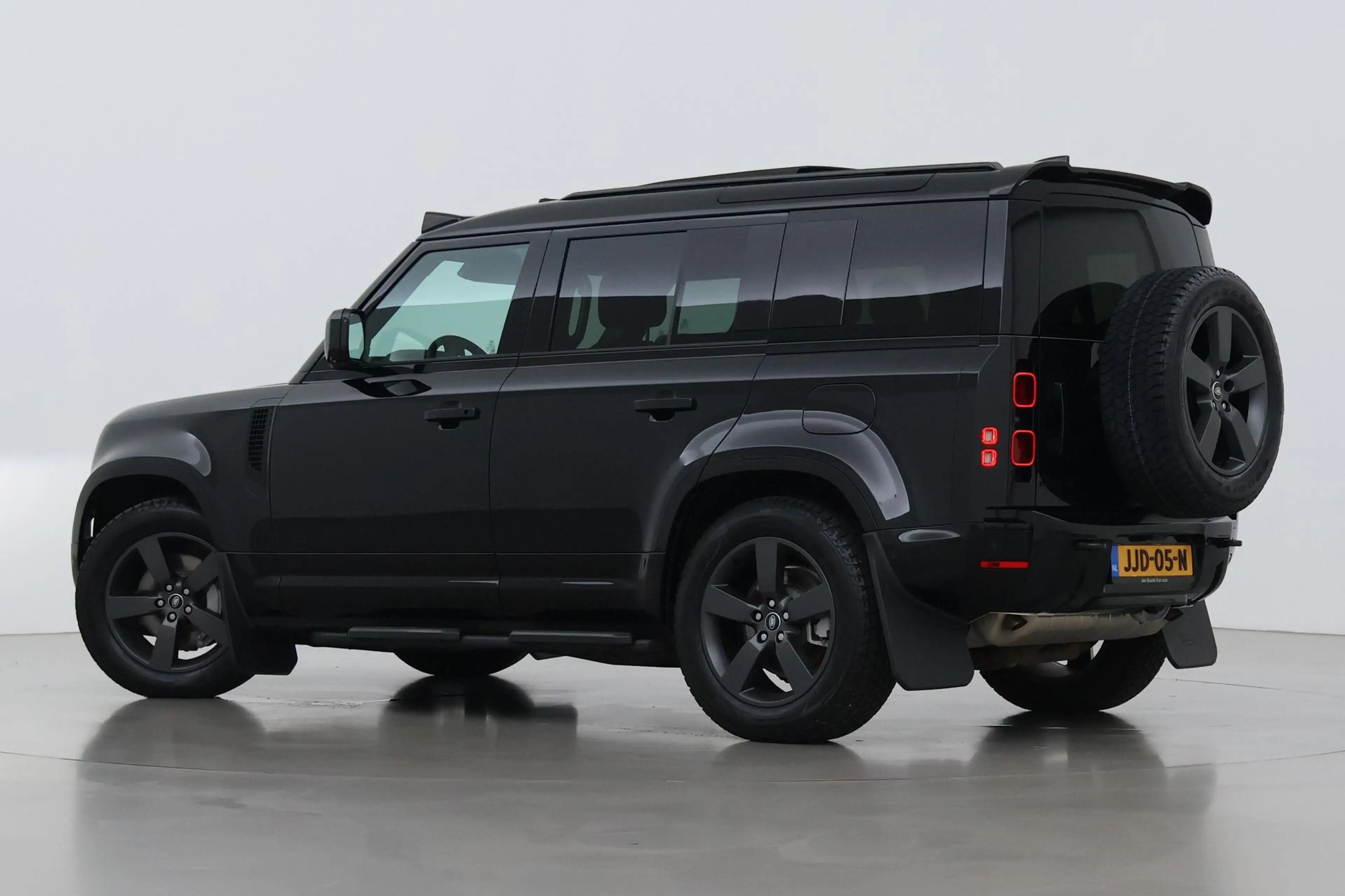 Land Rover Defender 110 P300e X-Dynamic HSE | Meridian Surround | Clea — photo 2
