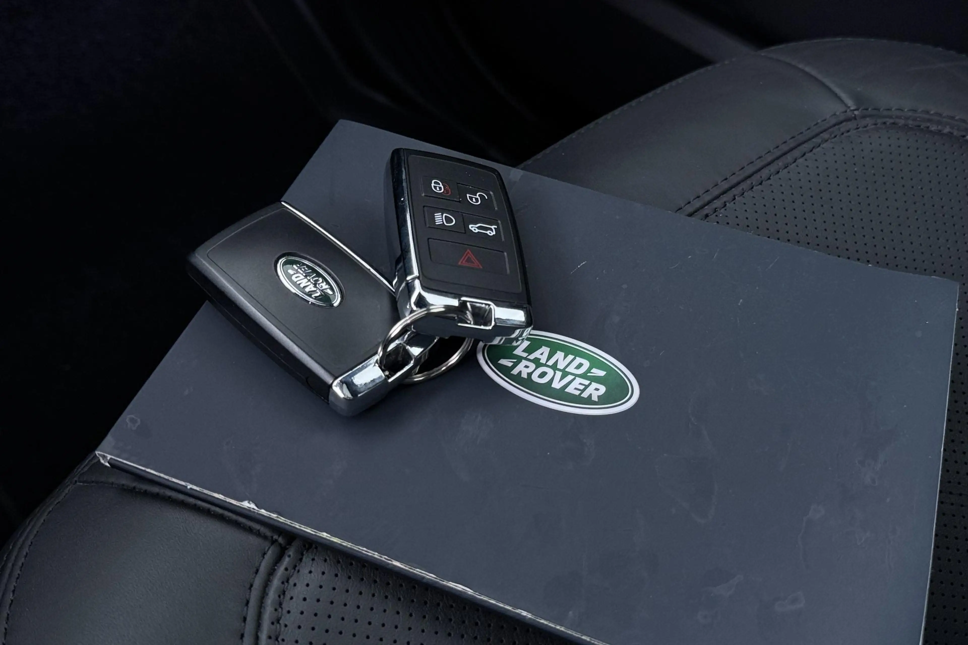 Land Rover Defender 110 P300e X-Dynamic HSE | Meridian Surround | Clea — photo 18