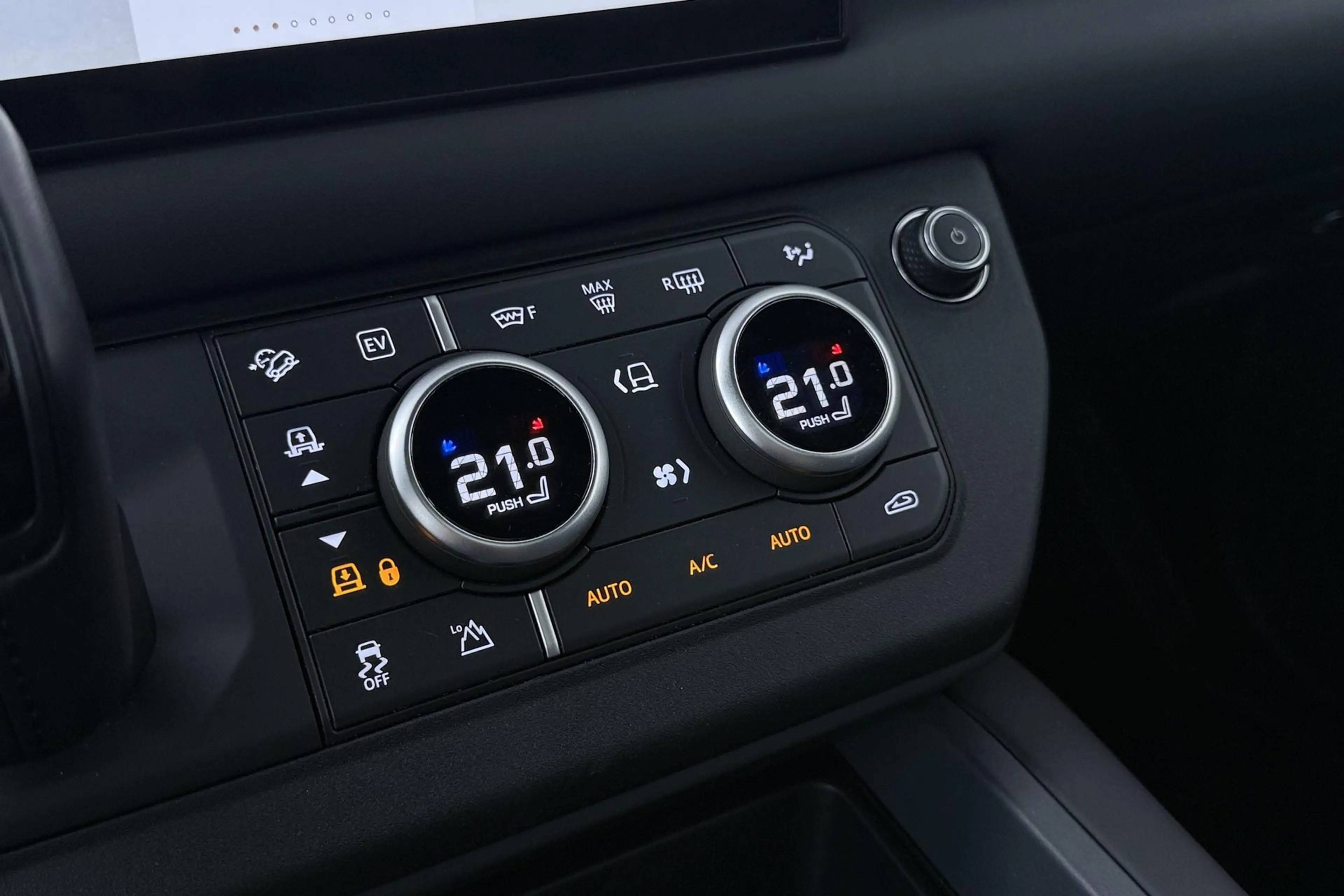 Land Rover Defender 110 P300e X-Dynamic HSE | Meridian Surround | Clea — photo 36