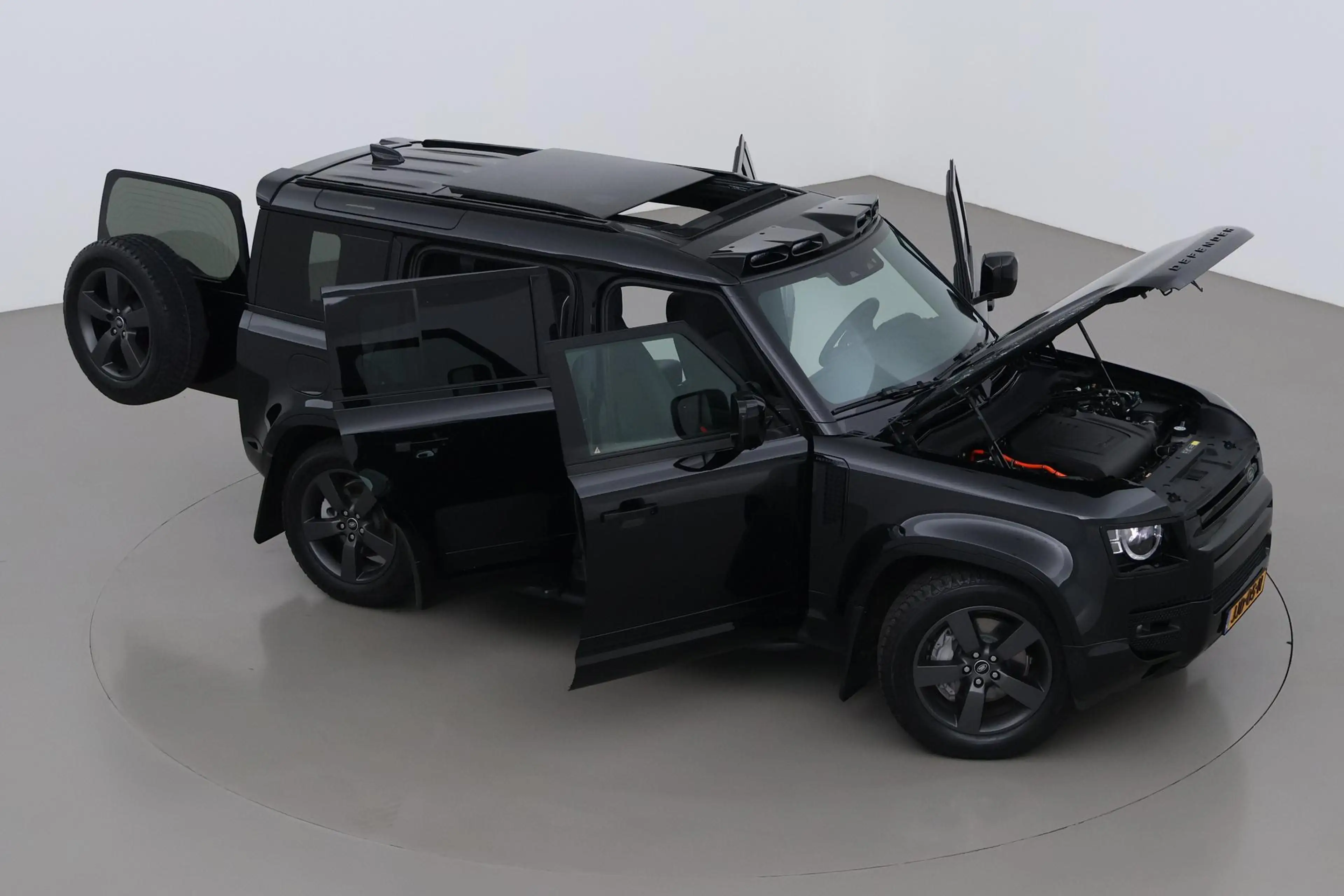 Land Rover Defender 110 P300e X-Dynamic HSE | Meridian Surround | Clea — photo 6