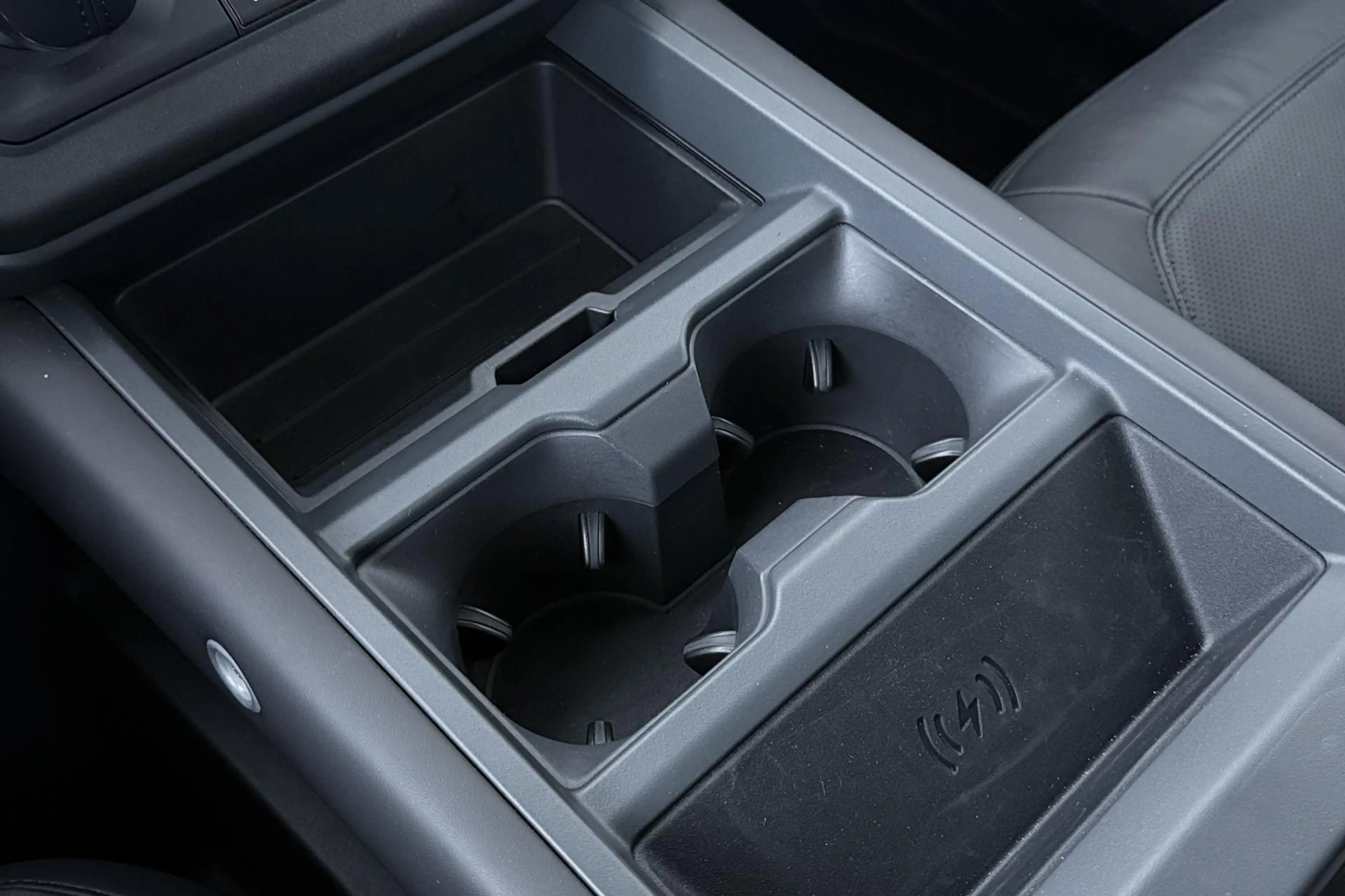 Land Rover Defender 110 P300e X-Dynamic HSE | Meridian Surround | Clea — photo 34