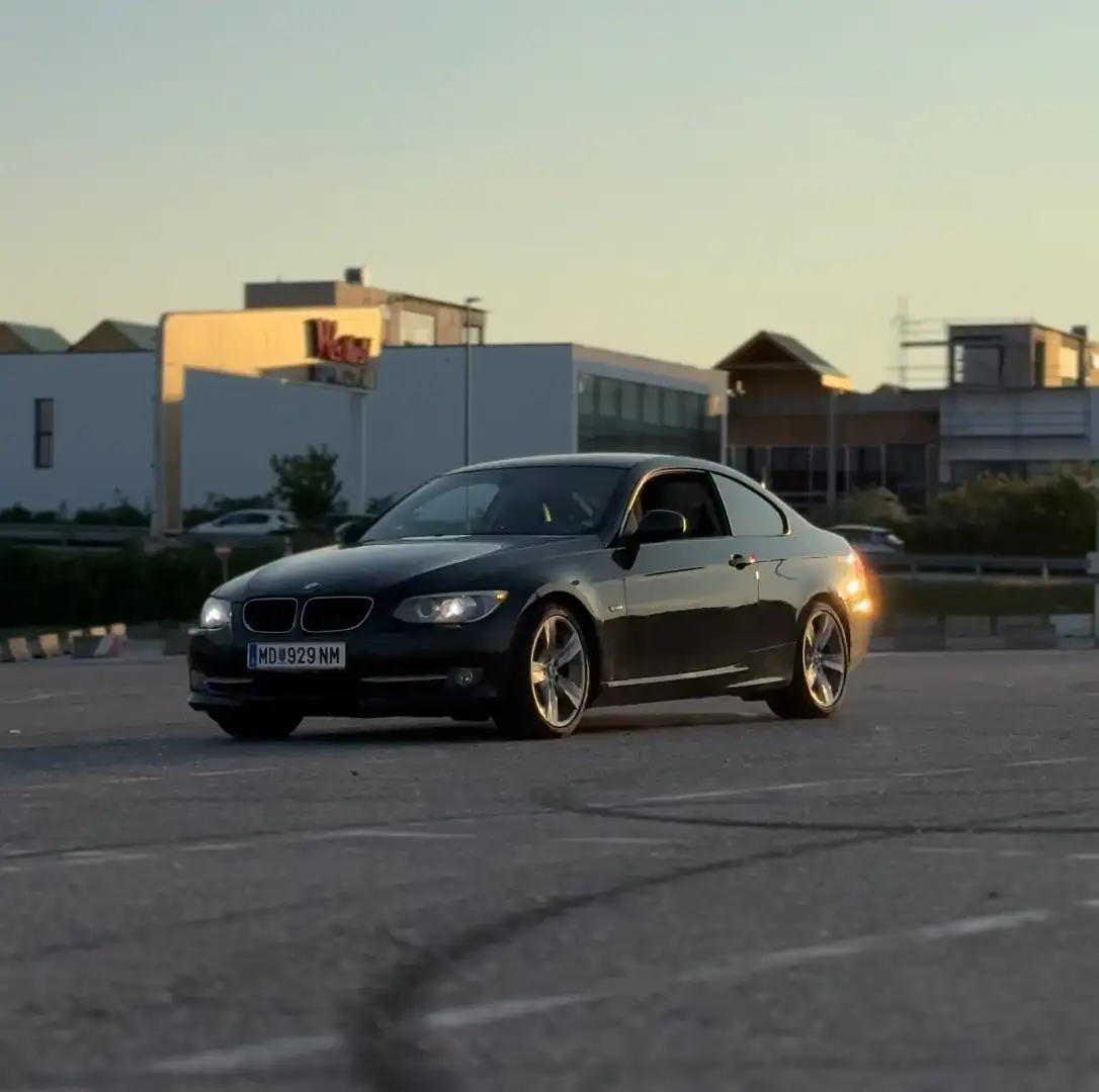 BMW 318 318i Coupé Schwarz - 1