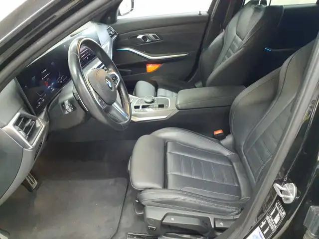 BMW 3 Series view 8