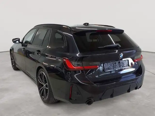 BMW 3 Series view 5
