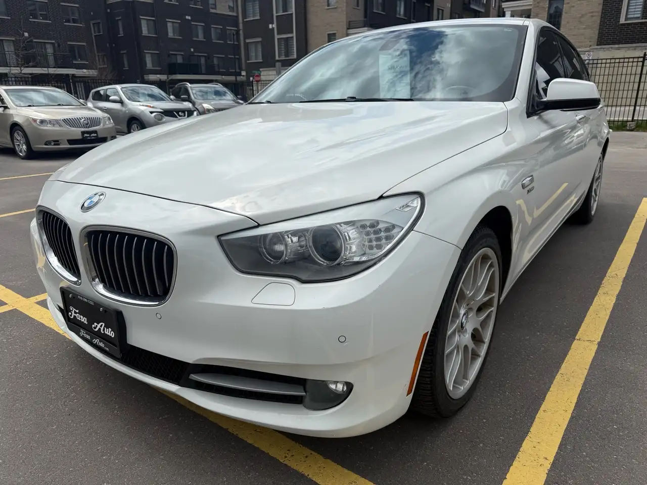 BMW 5 Series снимка BMW 5 Series