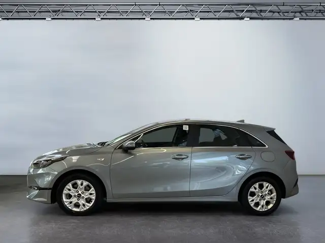 Kia Ceed view 3