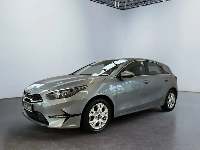 Kia Ceed view 2