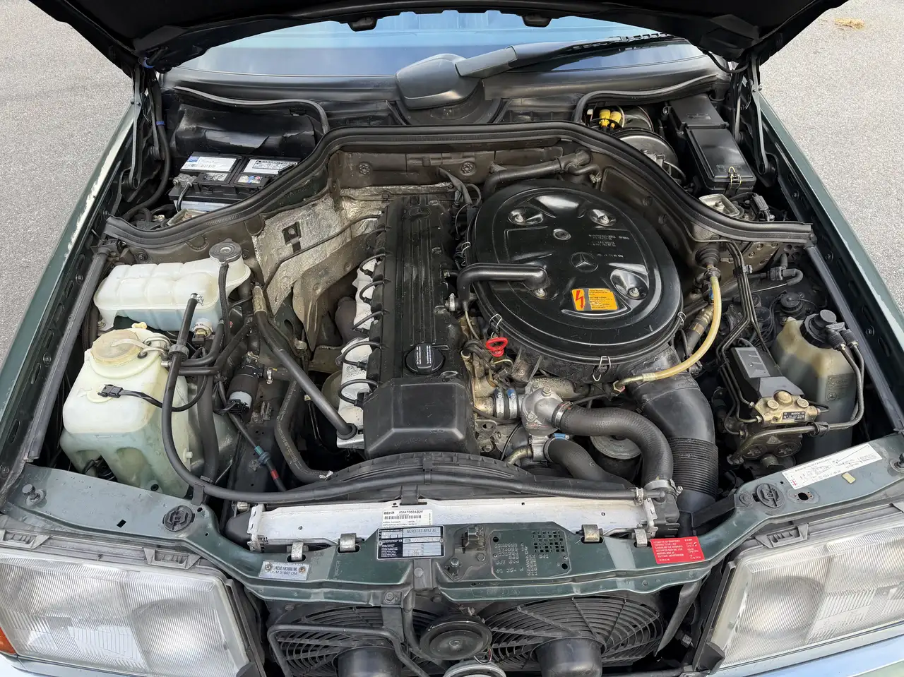 Mercedes-Benz E 300 (124), foto 10
