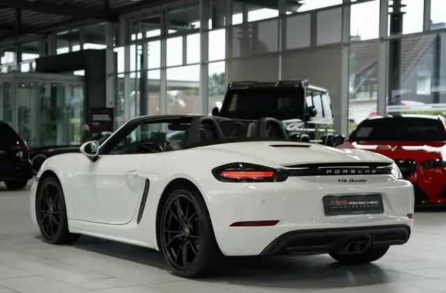 Porsche Boxster view 10