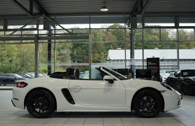 Porsche Boxster view 7
