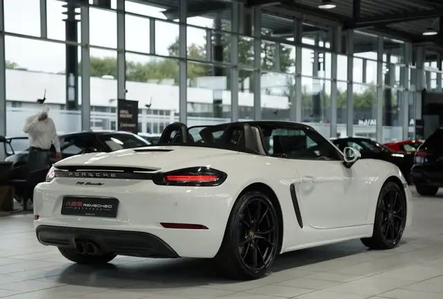 Porsche Boxster view 8