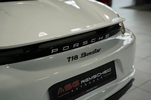 Porsche Boxster view 13