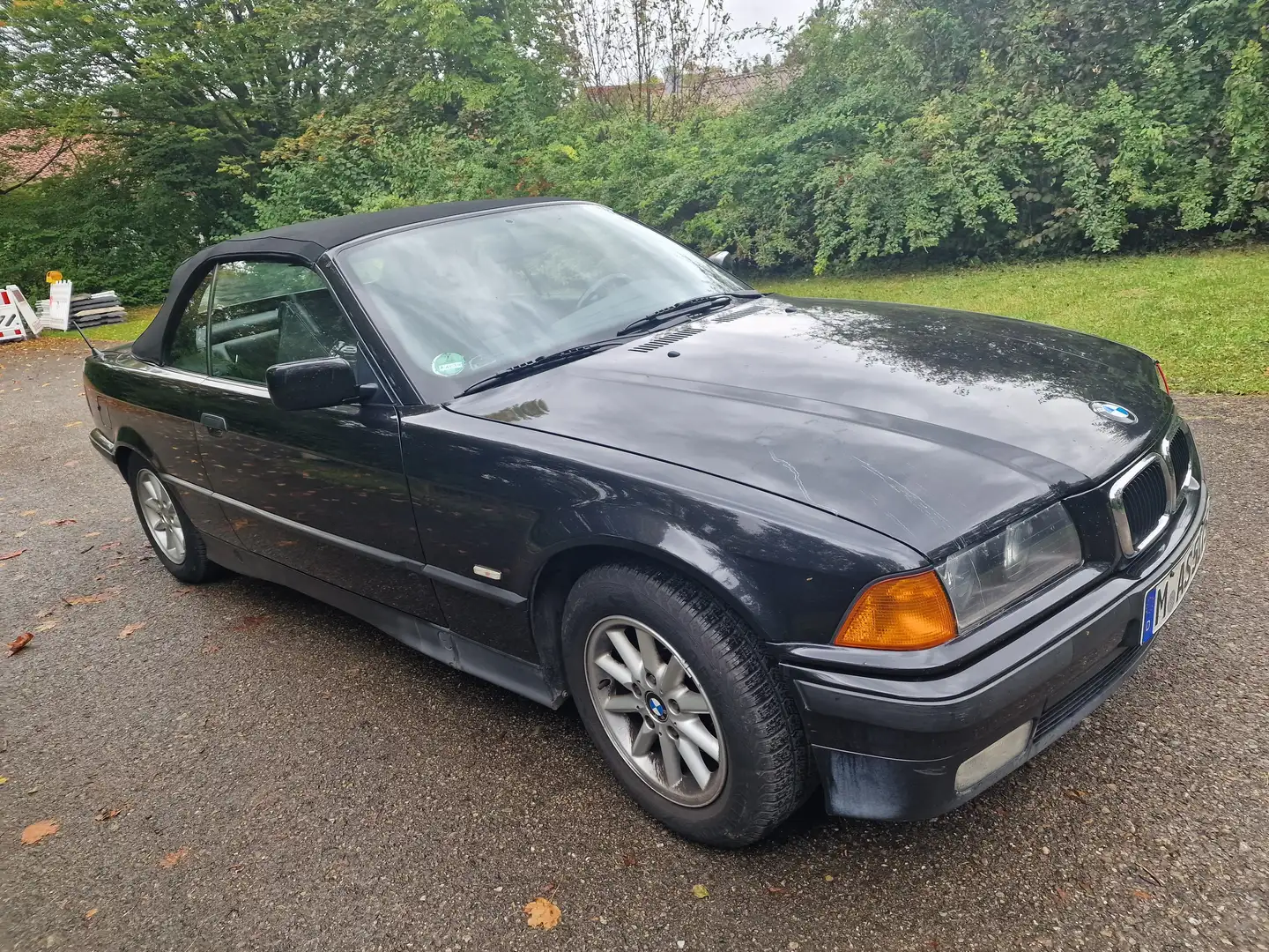 BMW 318 Noir - 1