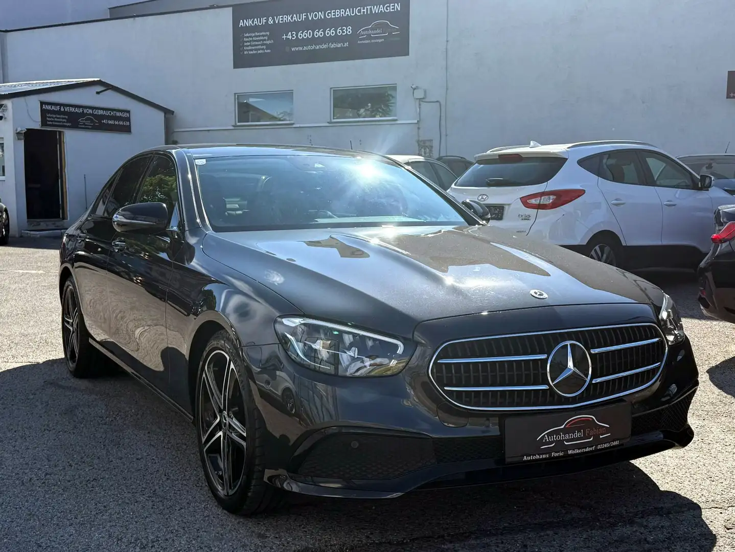 Mercedes-Benz E 200 d Avantg. Autom. TOP Pickerl 05/26 ParkAssist LED Grey - 1