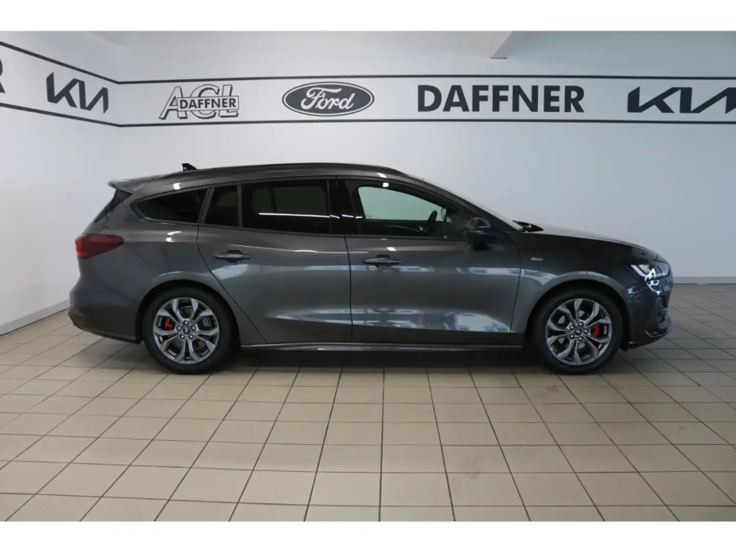 Ford Focus Turnier ST-Line X EU6d LED Tempomat DAB Šedá - 2