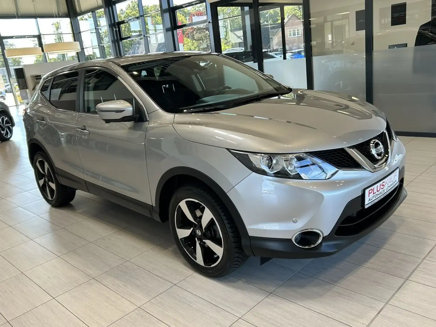 Nissan Qashqai 1.6 dCi Xtronic N-Connecta PDC 360° Rundumsicht Silber - 2