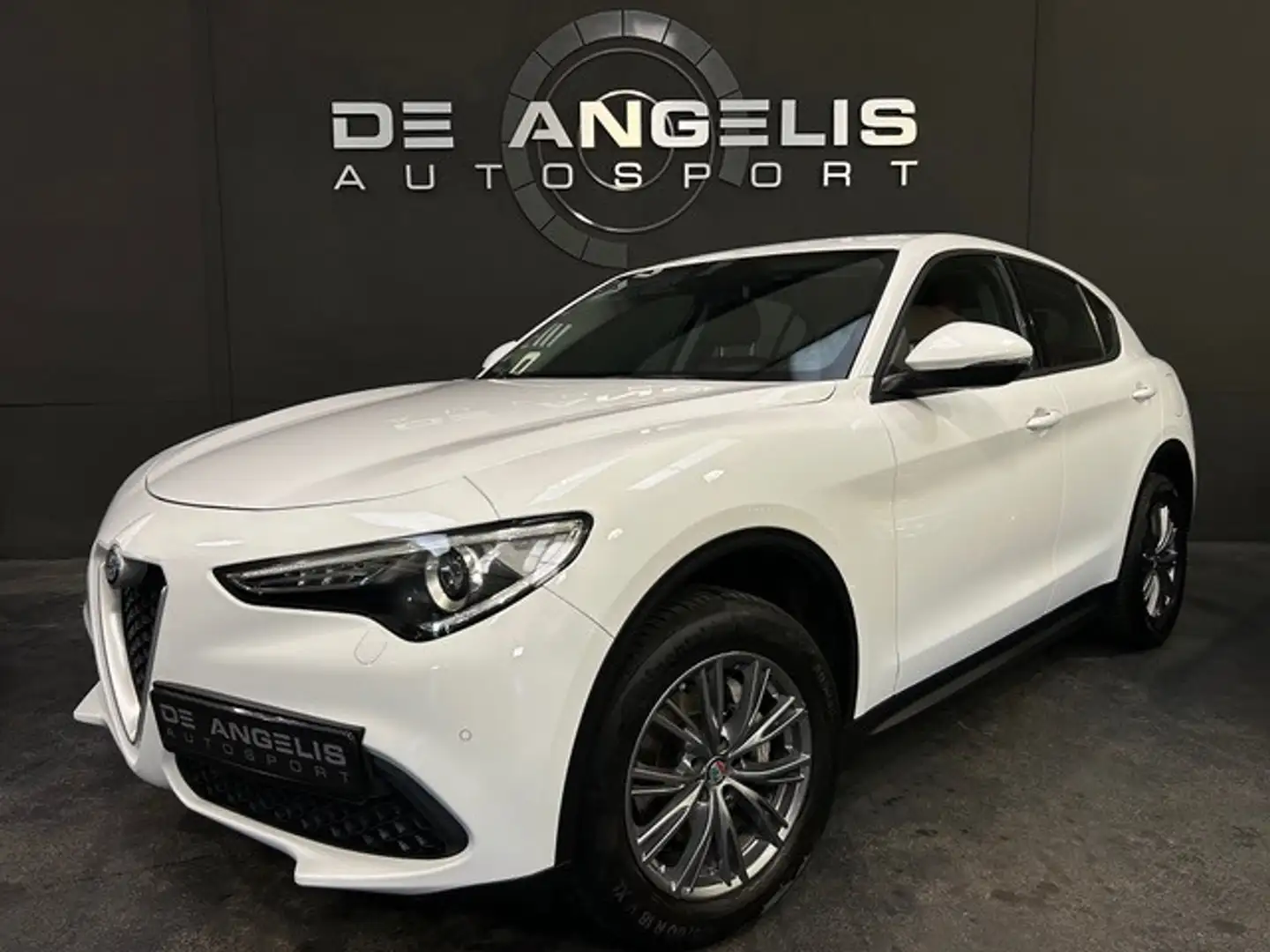 Alfa Romeo Stelvio Lusso Blanc - 1