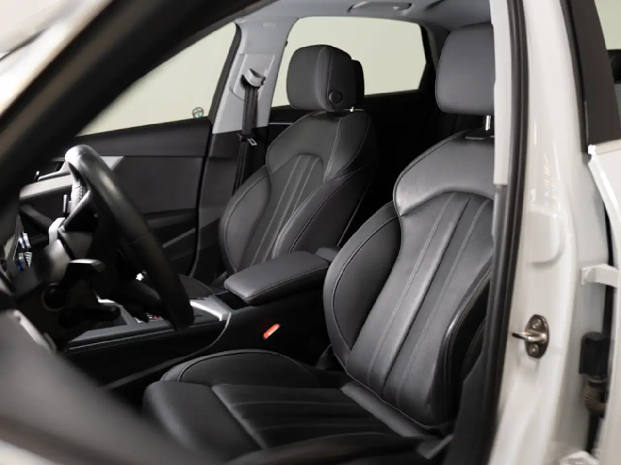 Audi A4 photo Audi A4