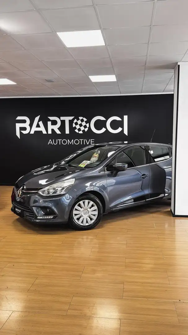 Renault Clio Clio IV 2017 1.2 16v Intens 75cv - 2