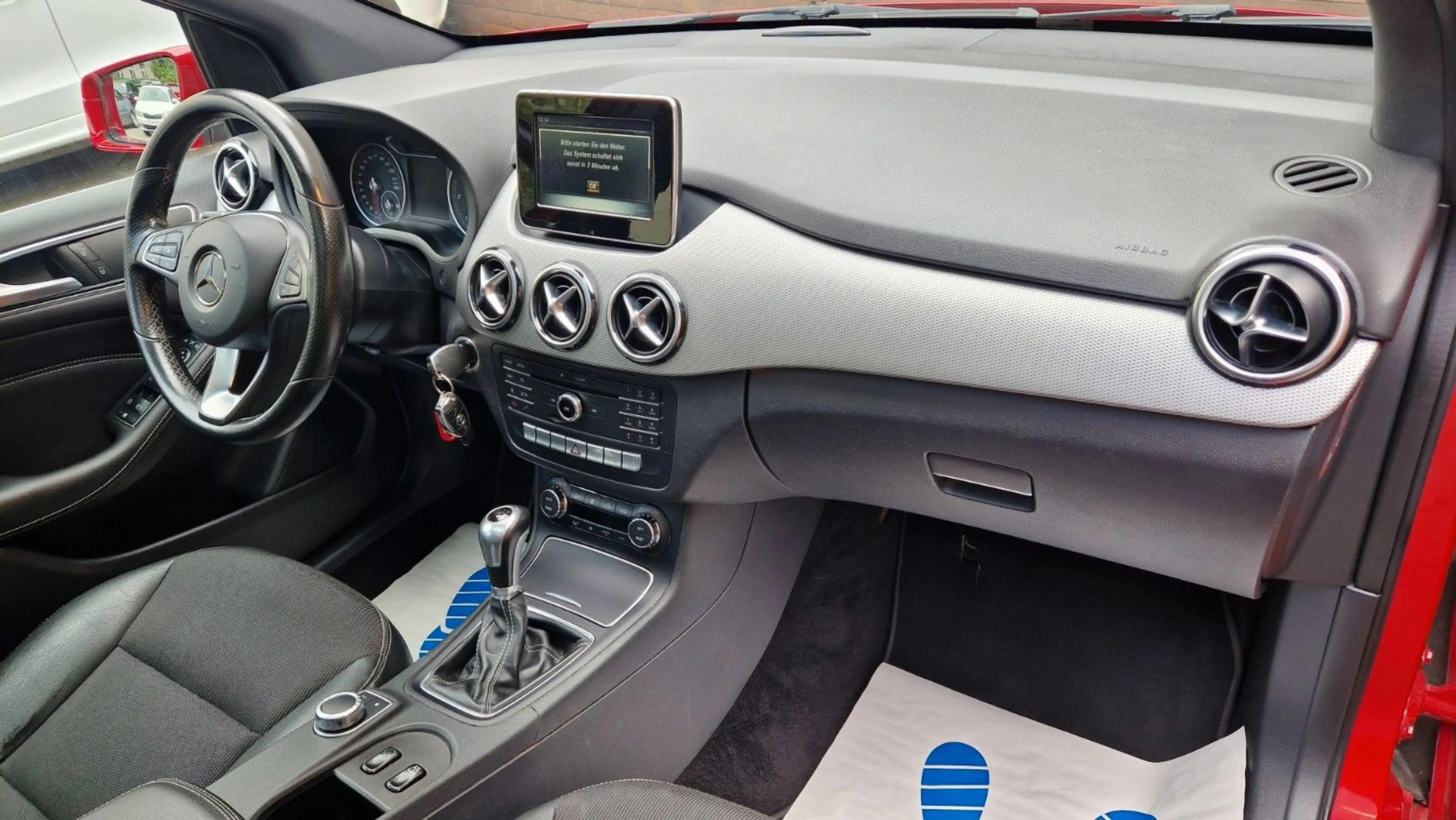 Mercedes-Benz B 200 Panorama-Schiebedach, Kamera, Navi — photo 11