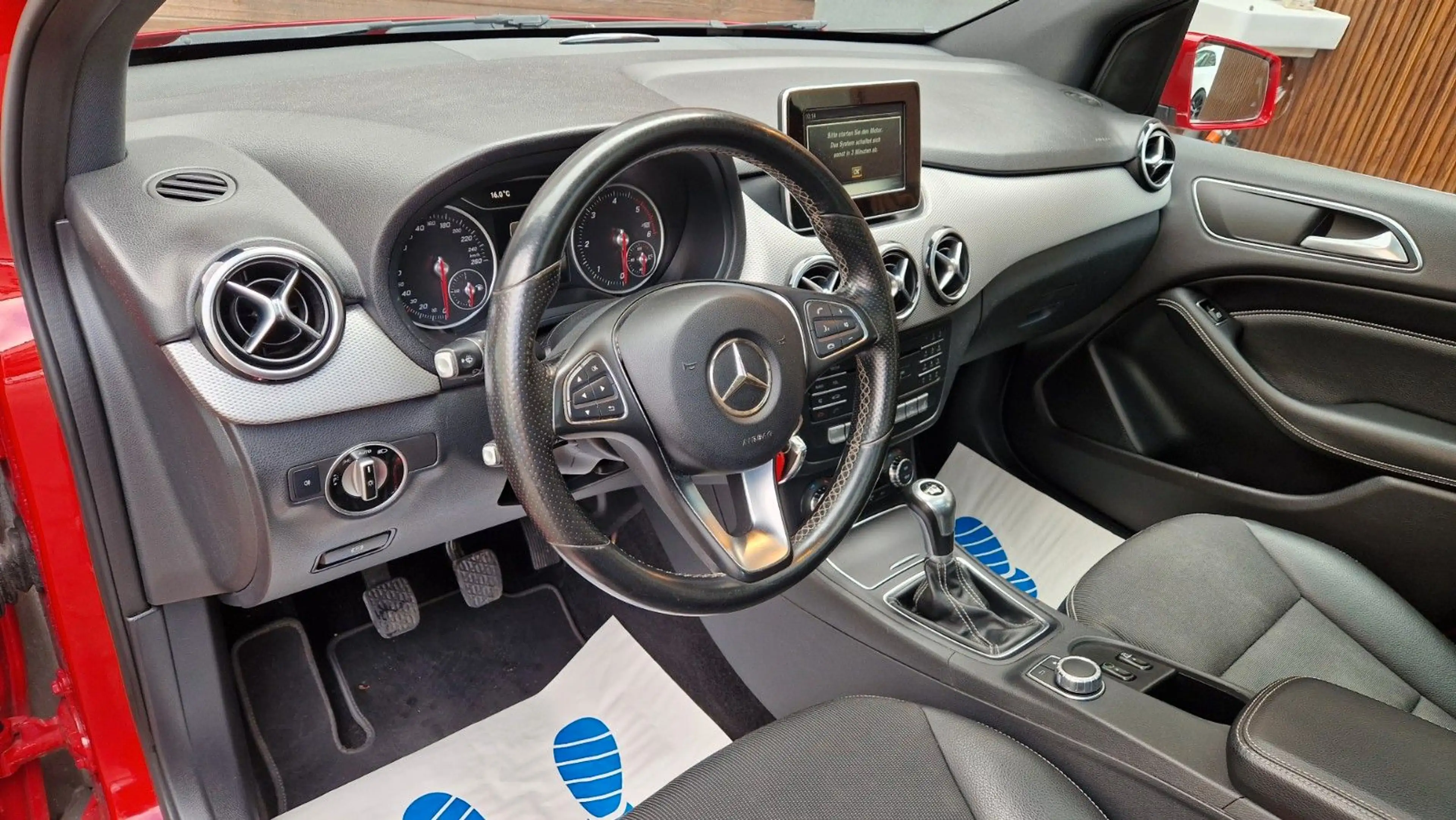 Mercedes-Benz B 200 Panorama-Schiebedach, Kamera, Navi — photo 13