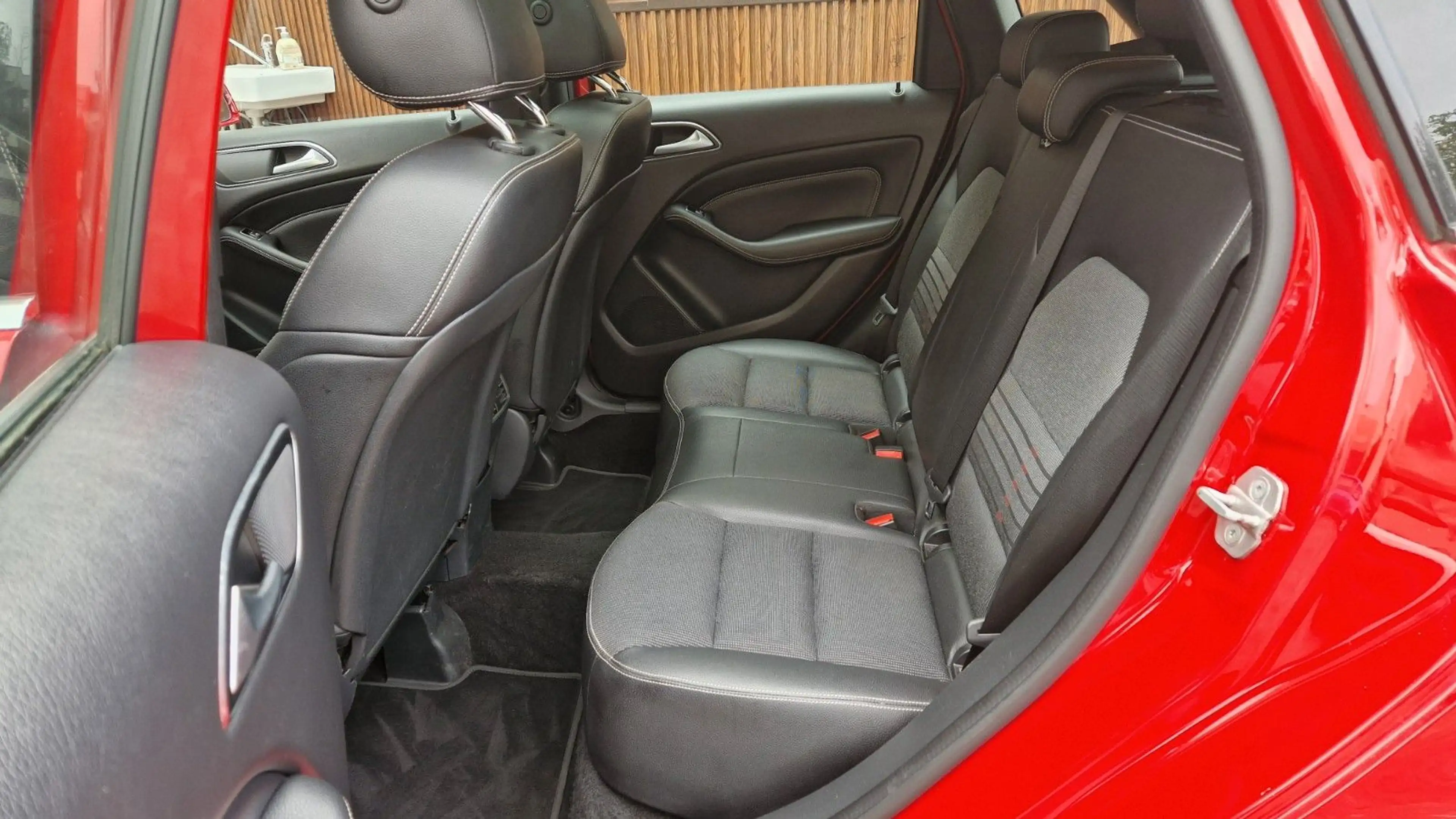 Mercedes-Benz B 200 Panorama-Schiebedach, Kamera, Navi — photo 9