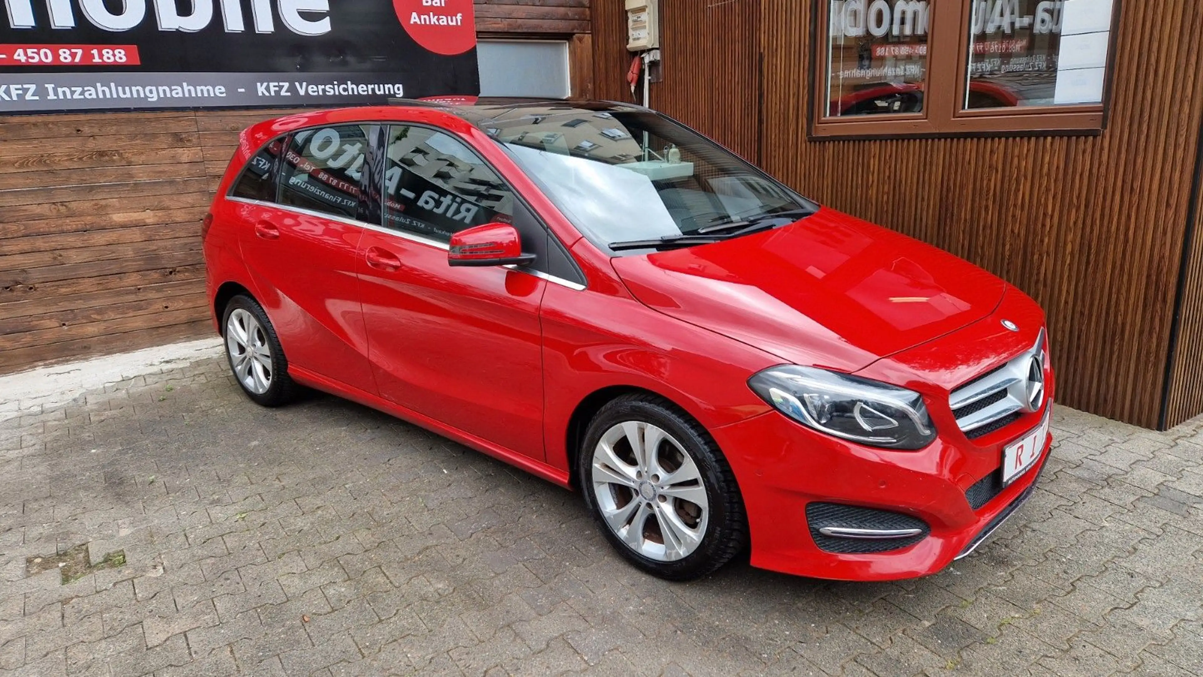 Mercedes-Benz B 200 Panorama-Schiebedach, Kamera, Navi — photo 2
