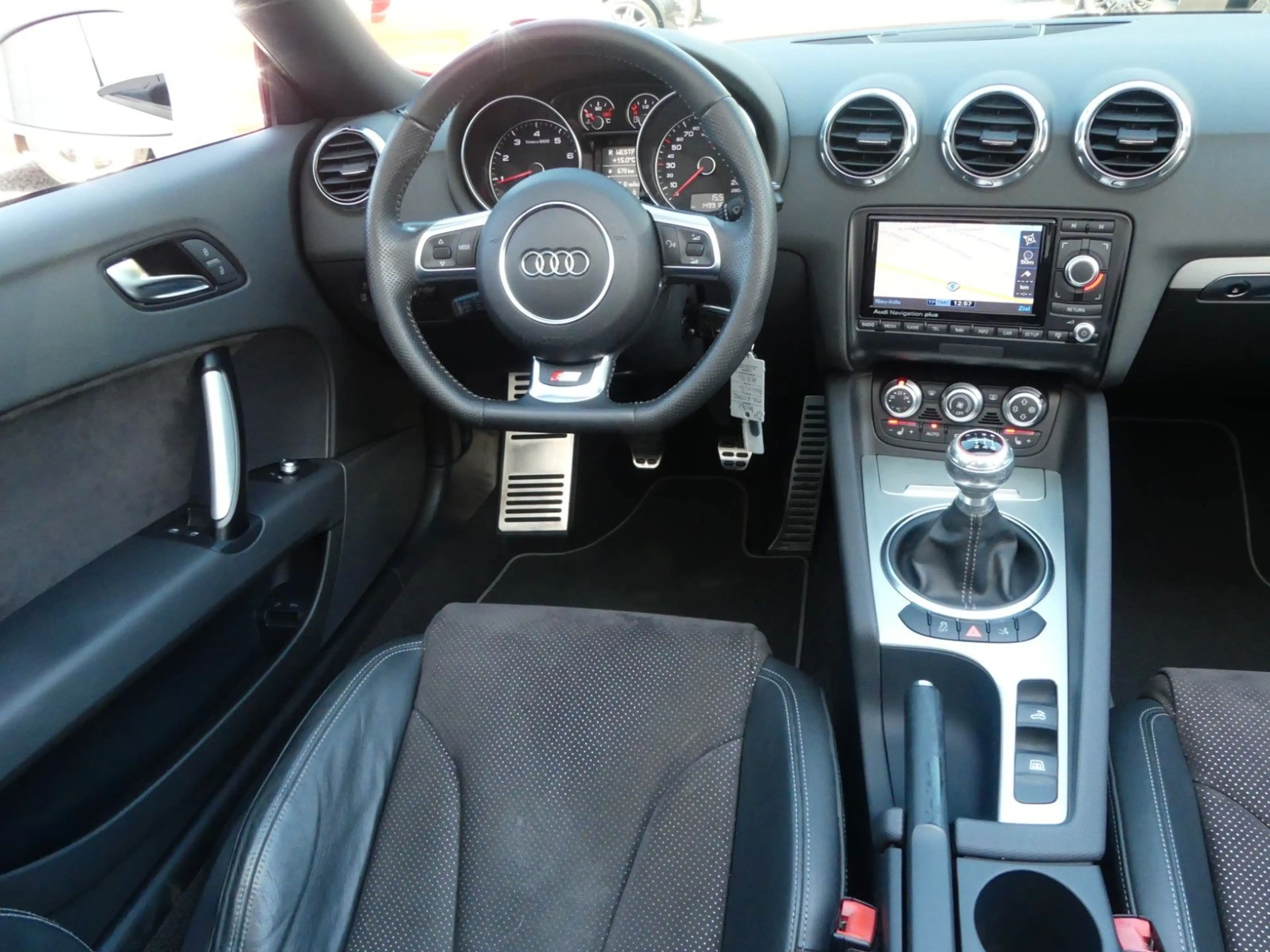 Audi TT 2.0 TFSI S-Line 1. Hand | Navi Plus | 19" Alu — photo 13