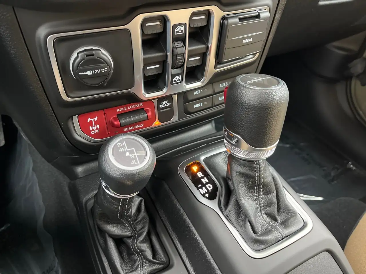 Jeep Gladiator снимка Jeep Gladiator