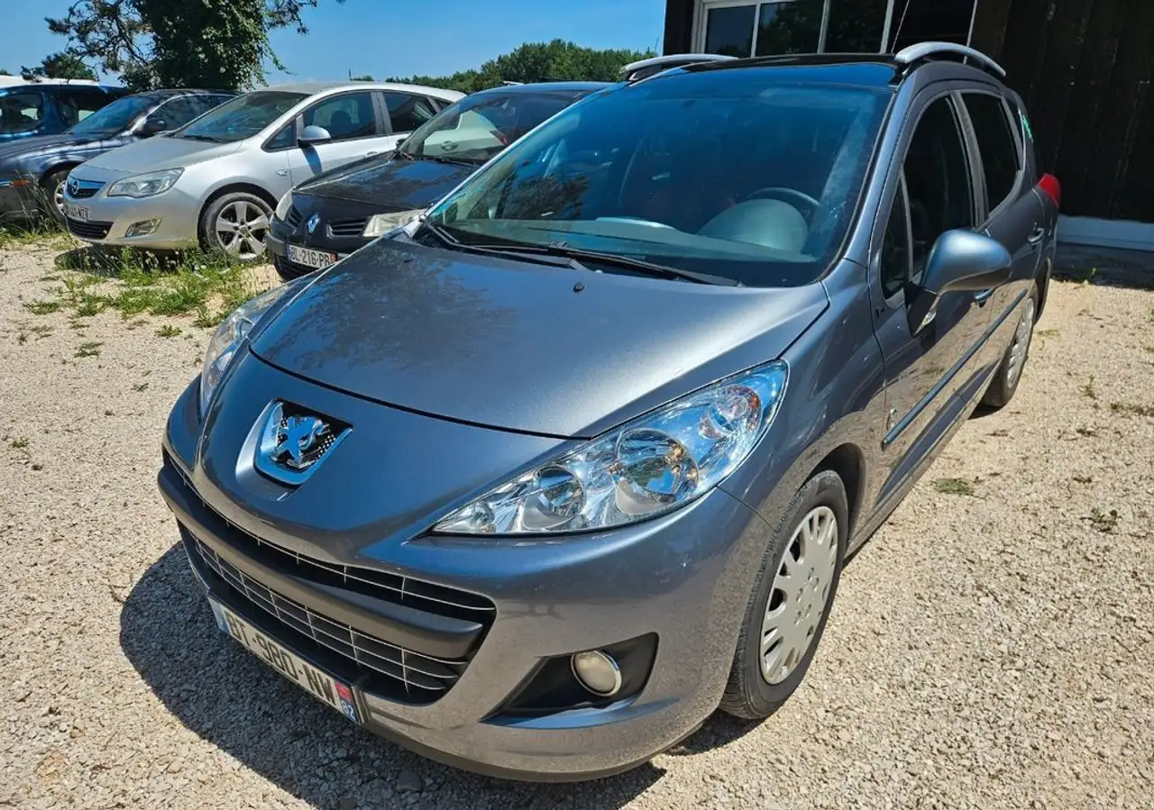 Peugeot 207 1.6 hdi 90 cv garantie revise