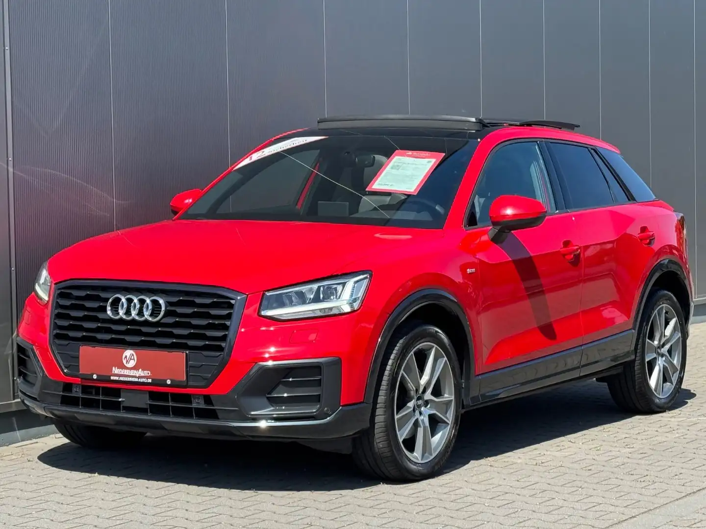 Audi Q2 S-Tronic 3x S-line Key-Go Pano el.HK LED AHK Rot - 1
