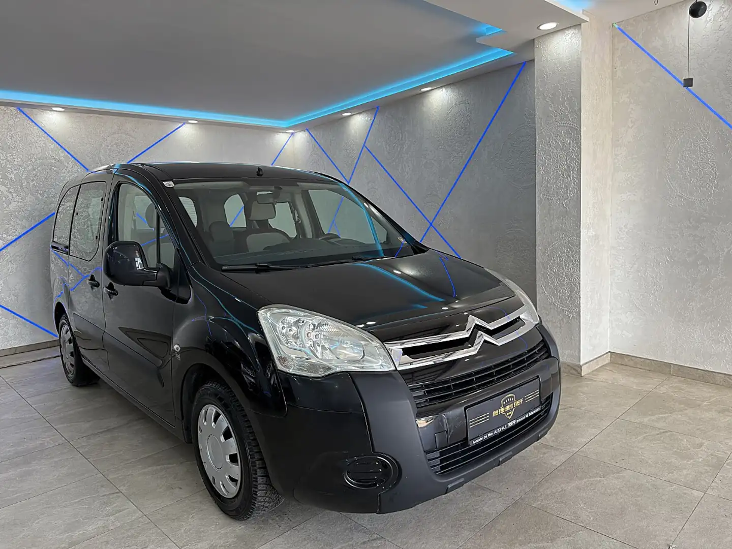 Citroen Berlingo 1,6 16V emotion Schwarz - 1