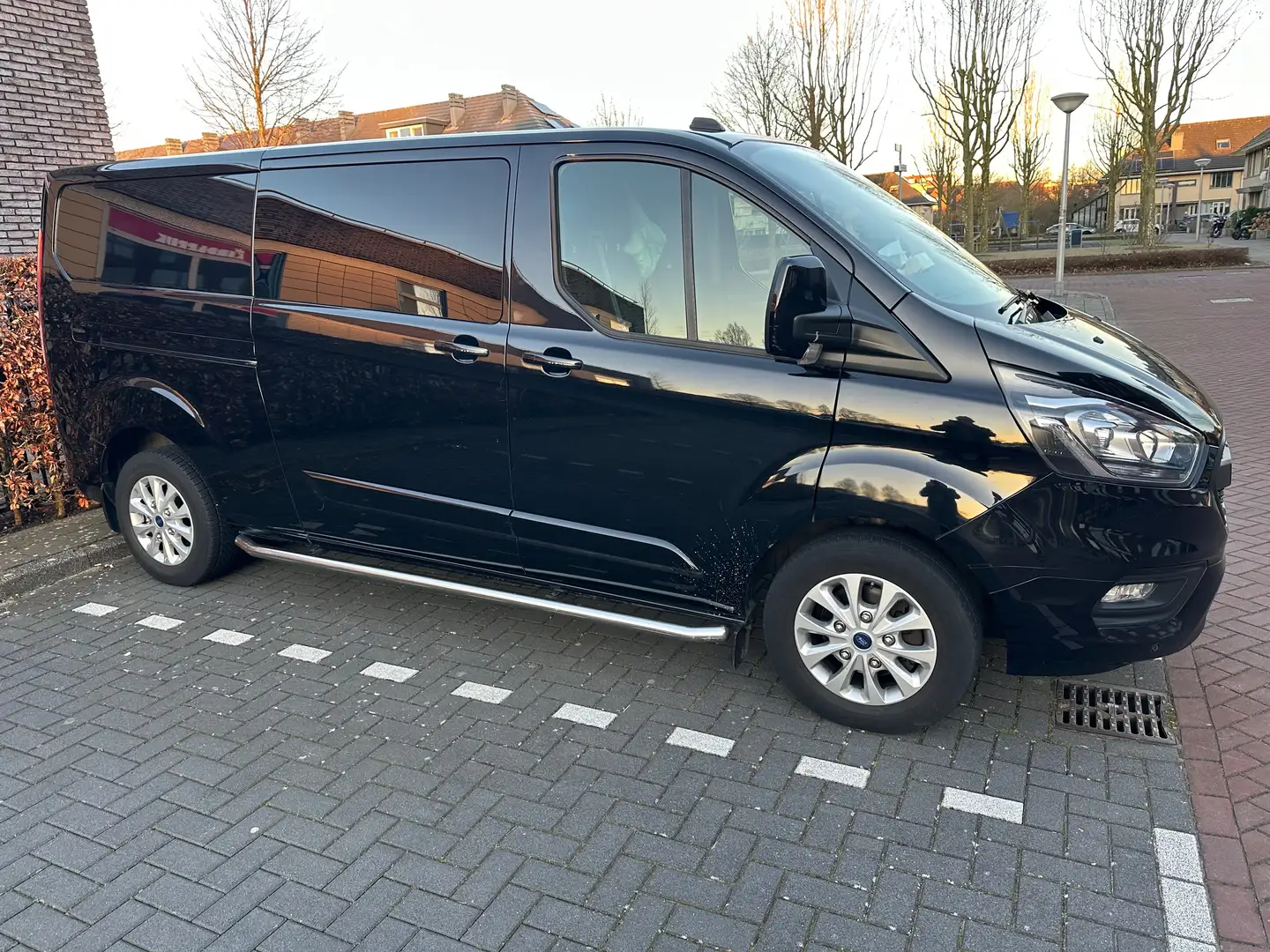 Ford Transit Custom Transit Custom 340 2.0 TDCI L2H2 Tr Zwart - 1
