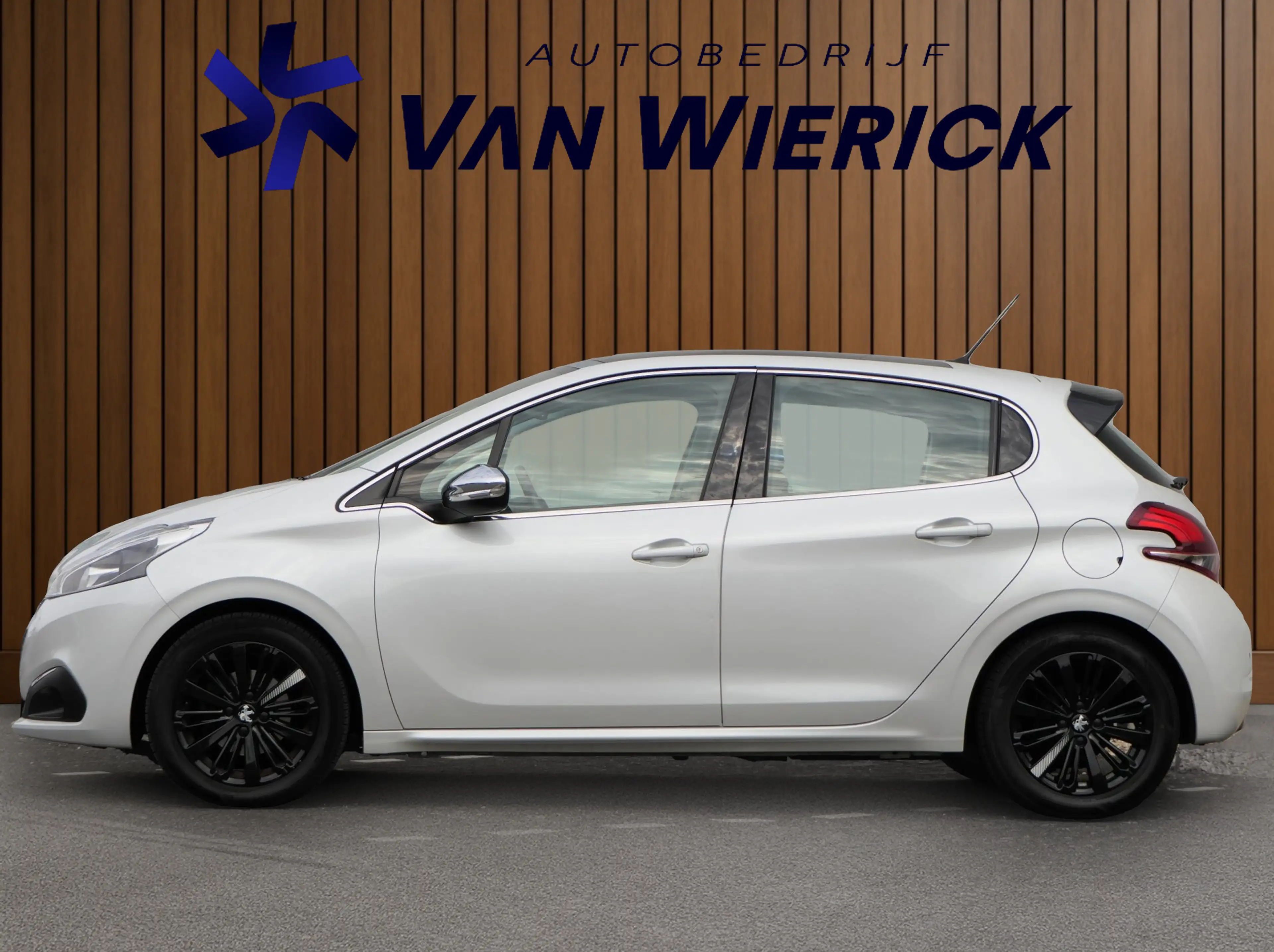 Peugeot 208 1.2 82PK Allure | Carplay | Panoramadak | Sportvel — photo 2