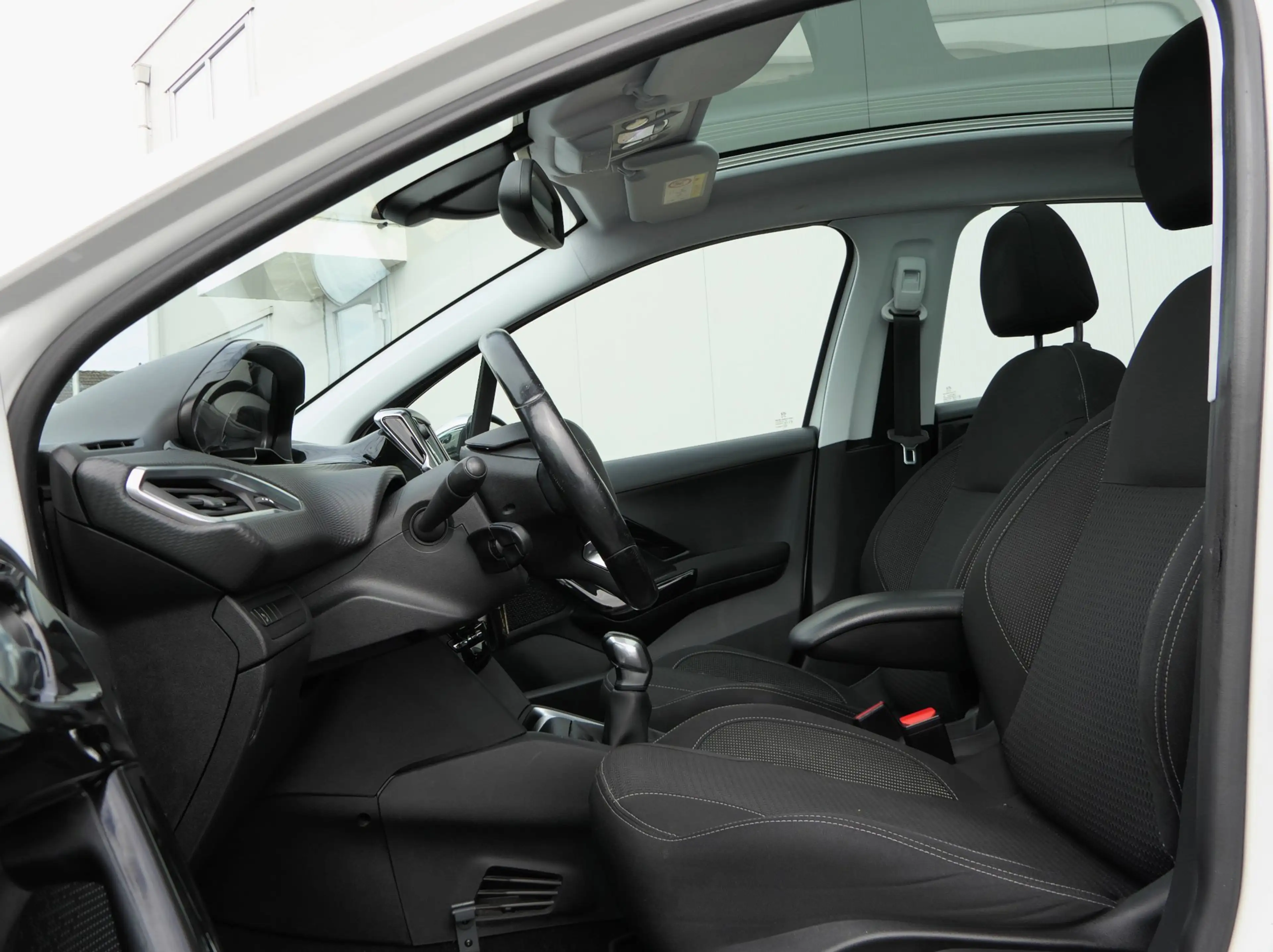 Peugeot 208 1.2 82PK Allure | Carplay | Panoramadak | Sportvel — photo 6