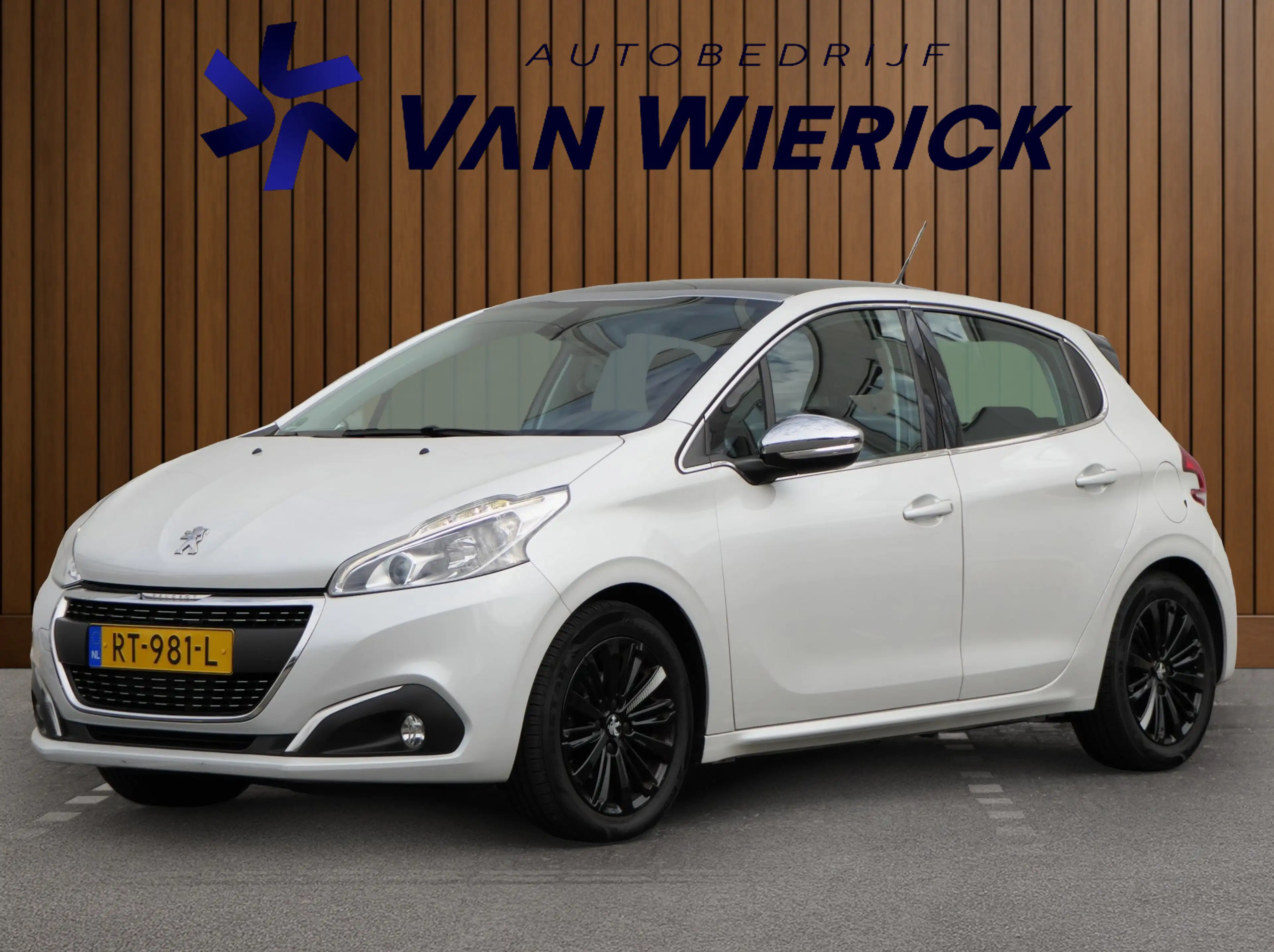 Peugeot 208 1.2 82PK Allure | Carplay | Panoramadak | Sportvel